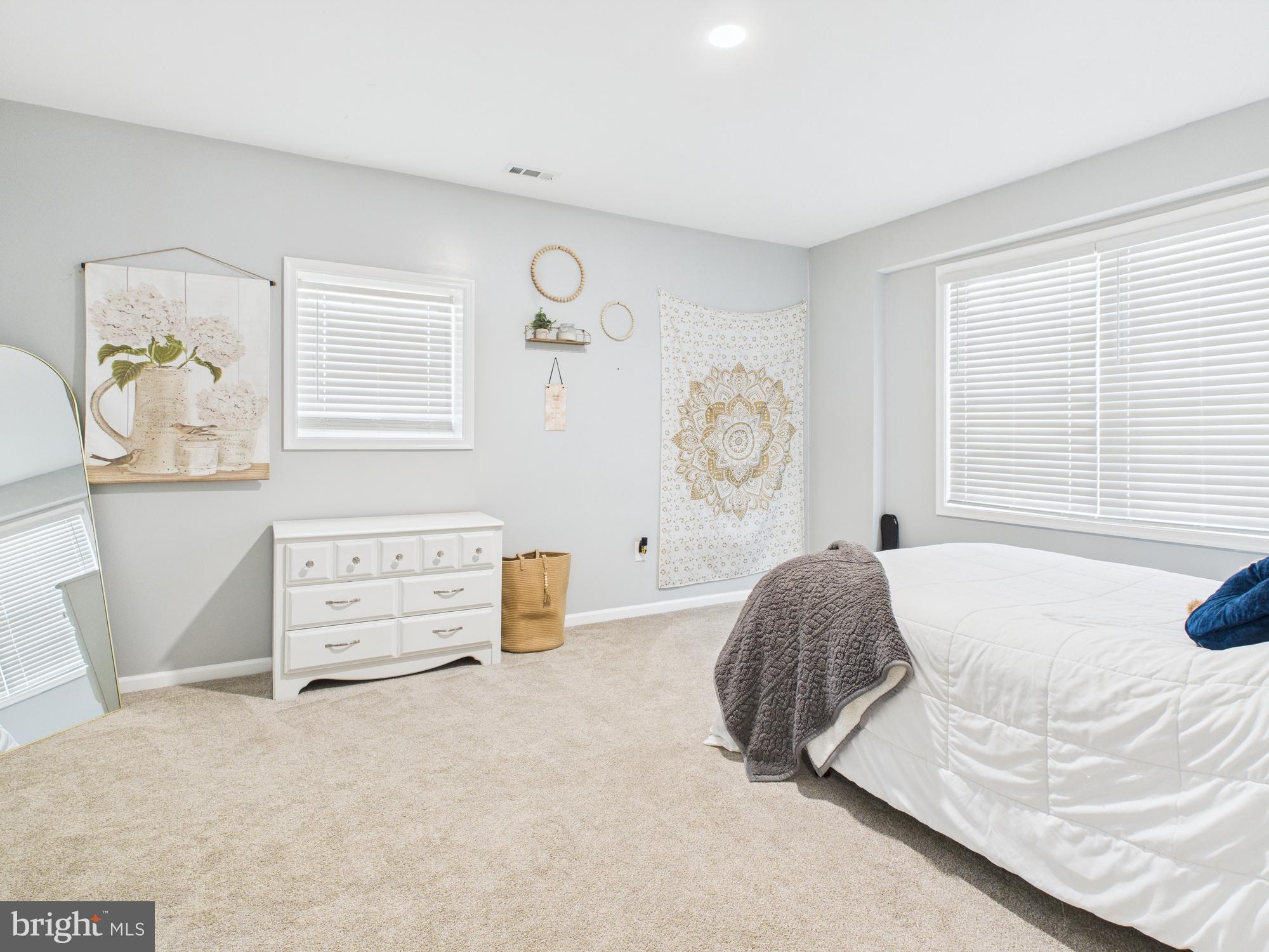 CLIFTON HILLS - Residential