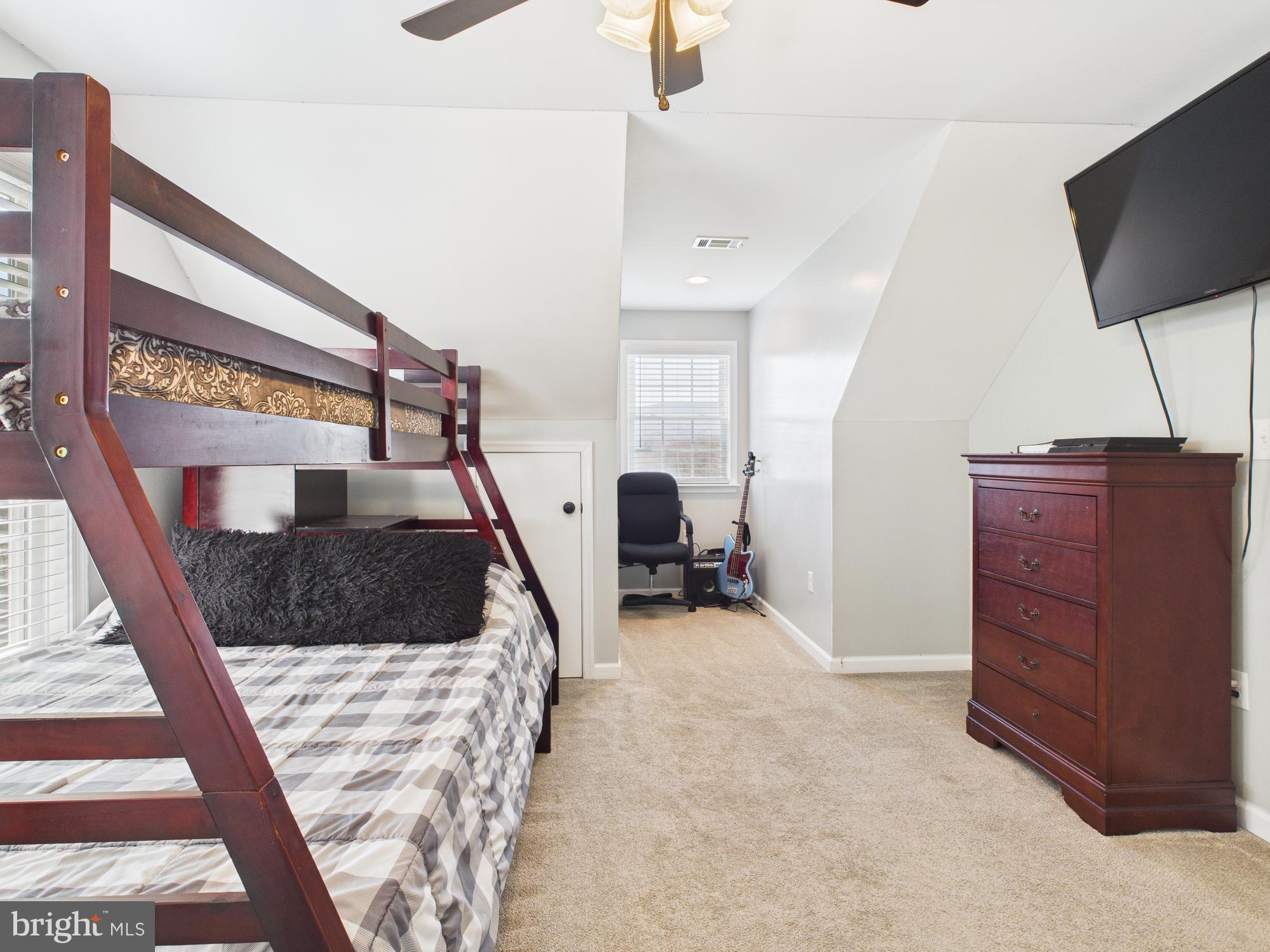 CLIFTON HILLS - Residential