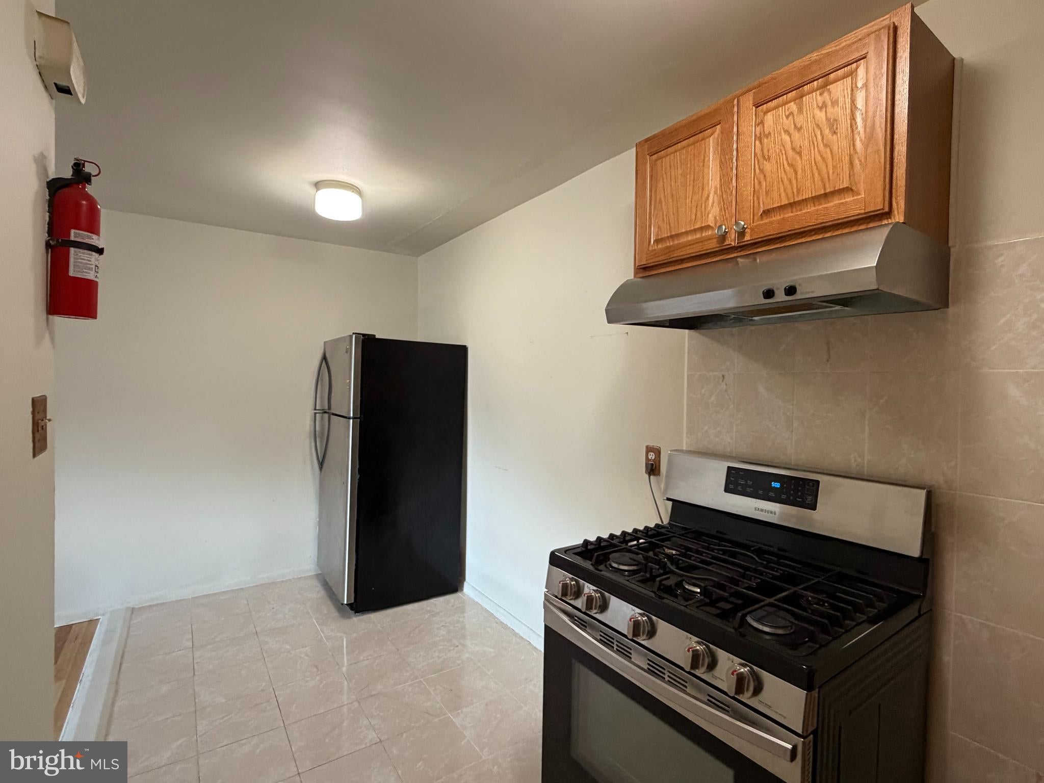805 W CHESTER PIKE REAR (2ND FLOOR)