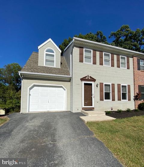 Photo of 34 Park Ridge Drive, ELIZABETHTOWN, PA 17022 (MLS # PALA2077554)