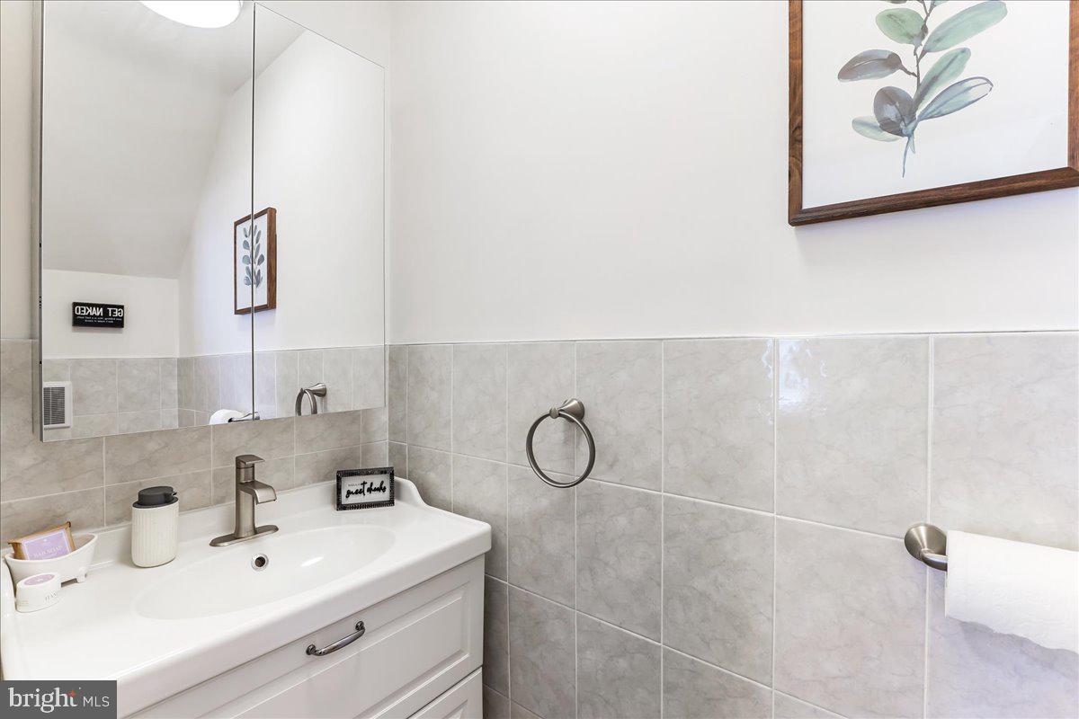 HOLMESBURG - Residential