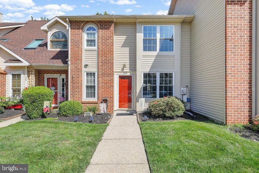 205 ROYAL DRIVE