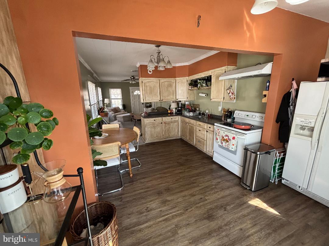 EASTON - Residential