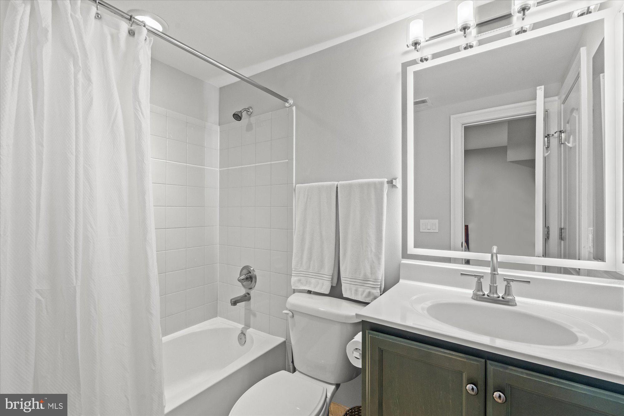 TYSONS TRACE - Residential