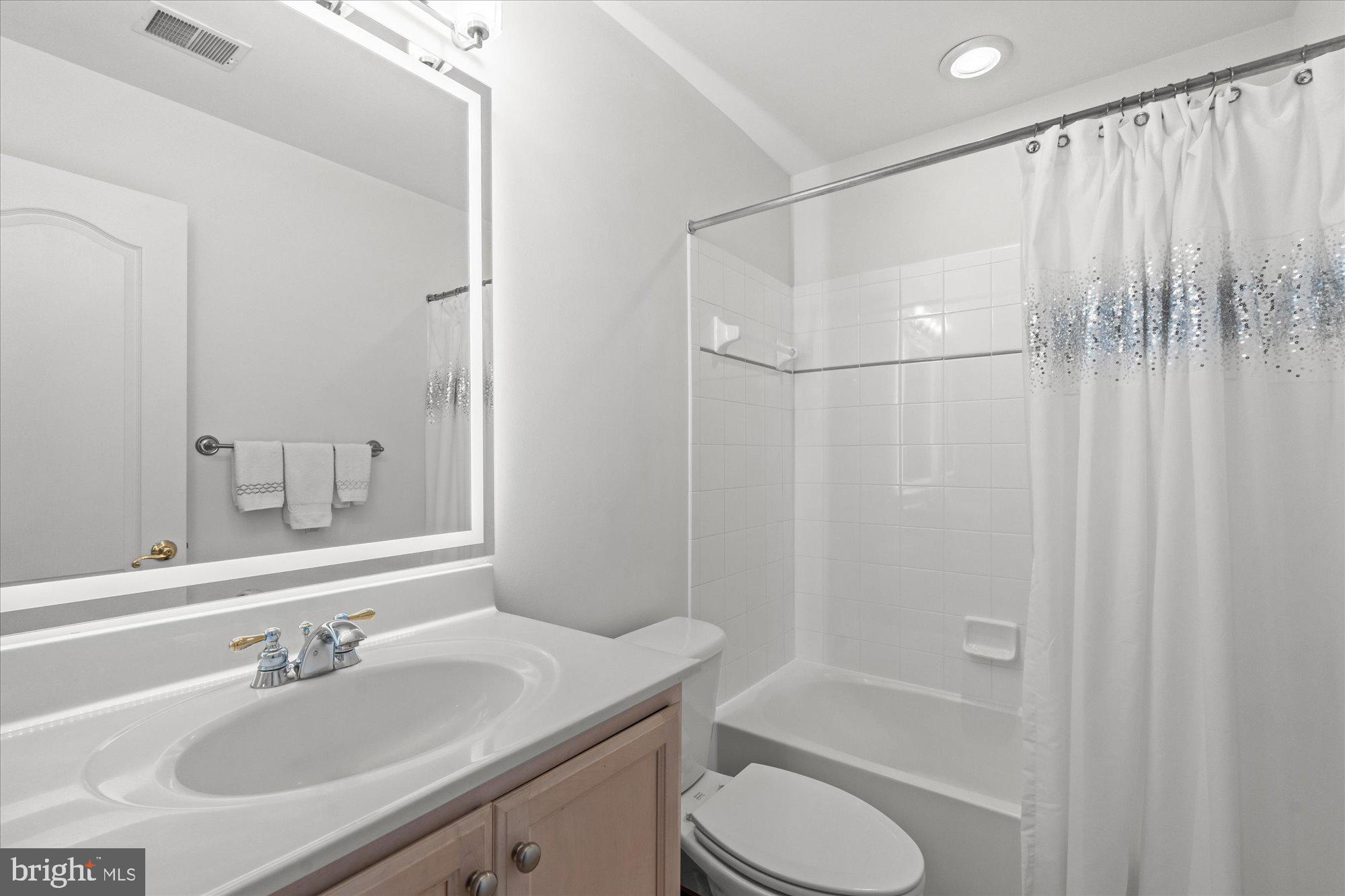 TYSONS TRACE - Residential