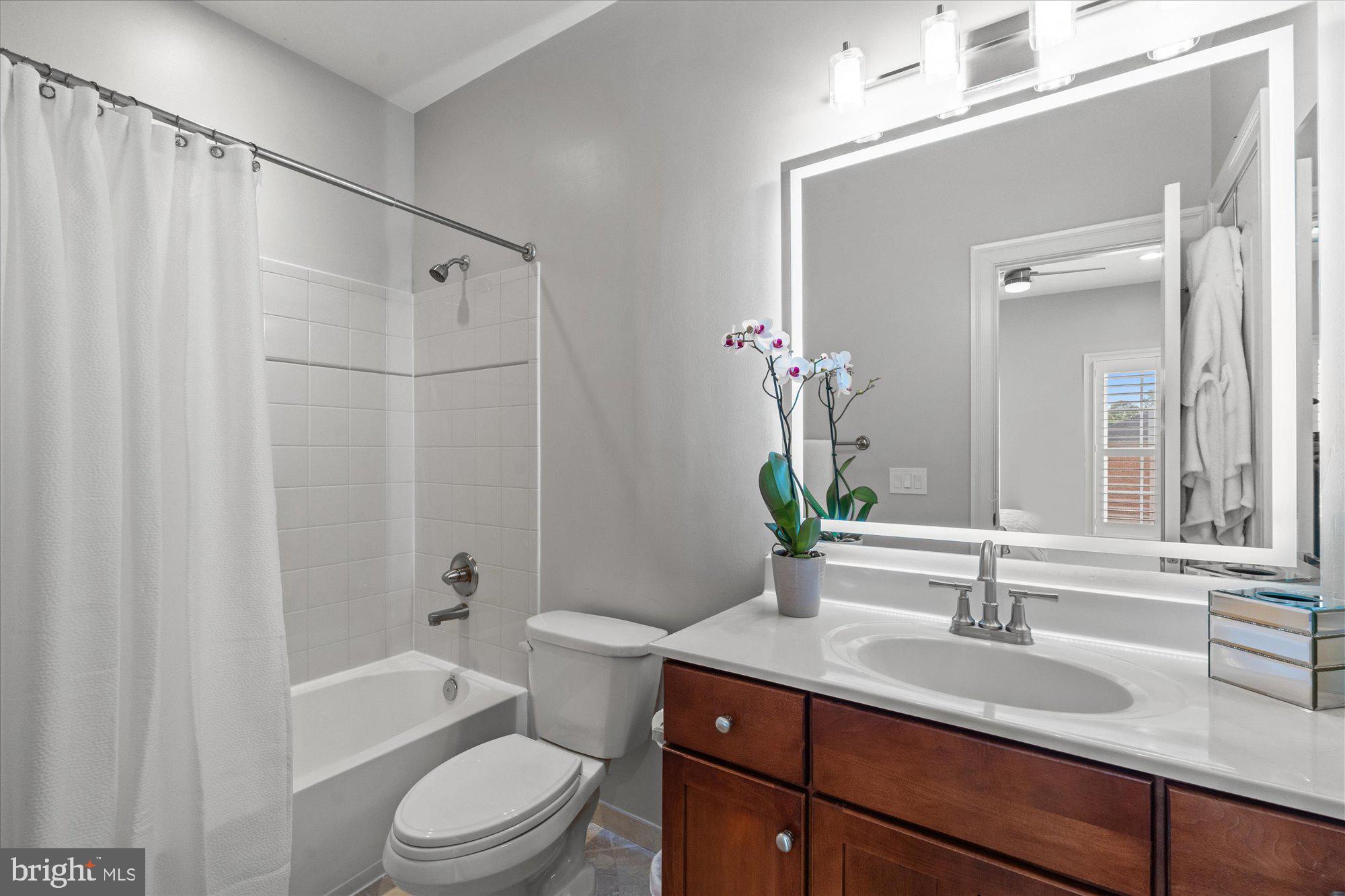 TYSONS TRACE - Residential