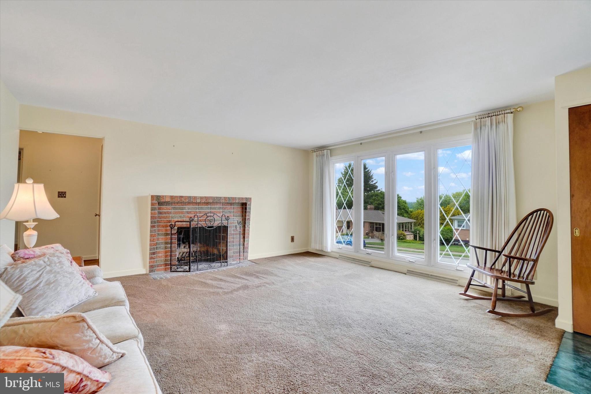 2474 EASTWOOD DRIVE
