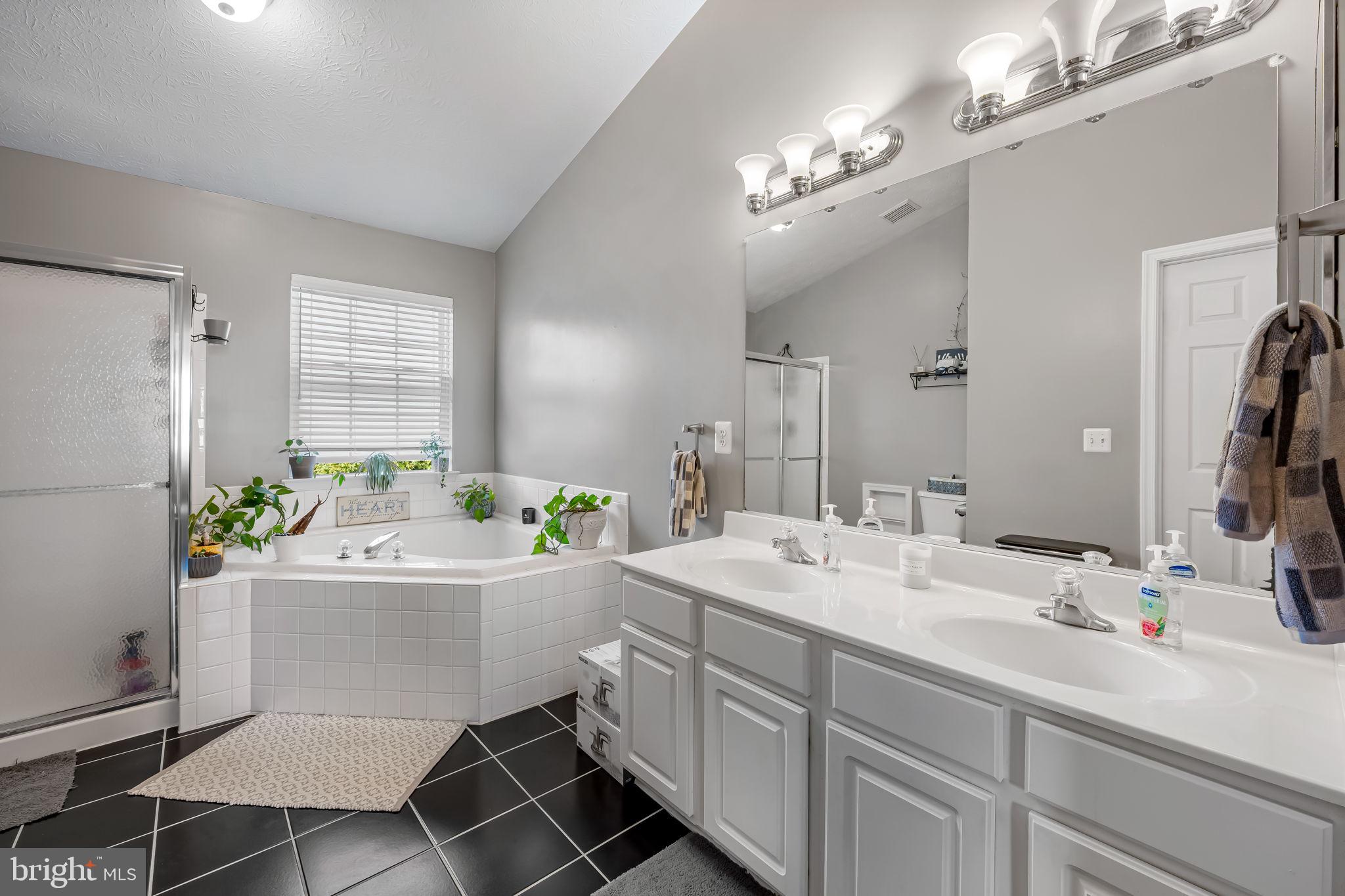 MANCHESTER FARMS - Residential