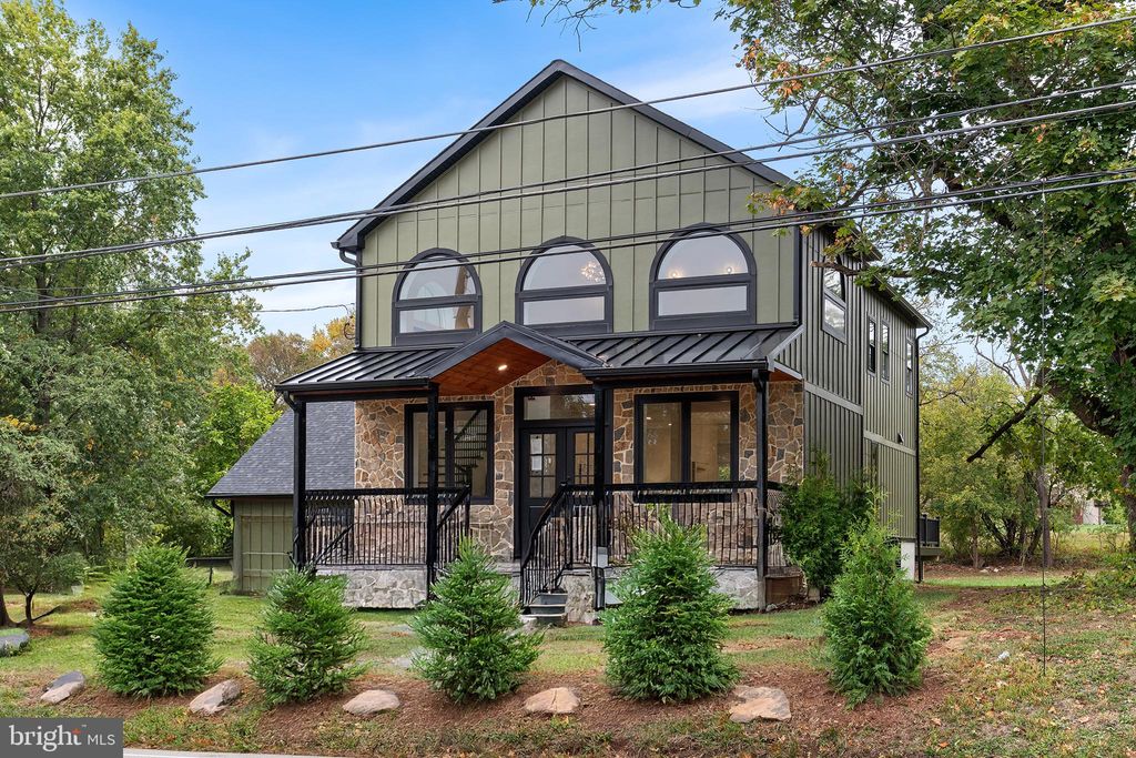 Photo of 105 W 3rd Avenue, TRAPPE, PA 19426 (MLS # PAMC2164206)