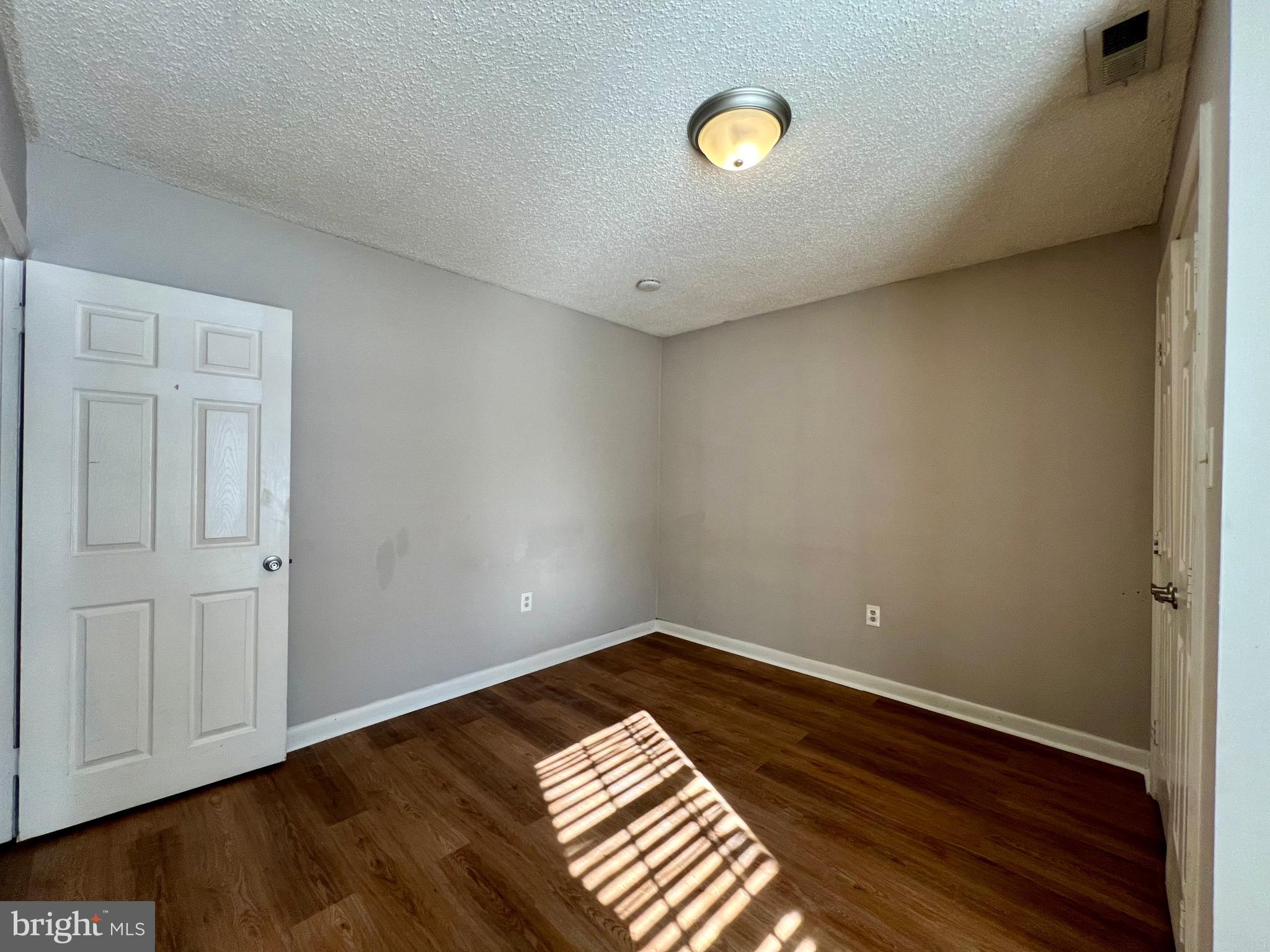 SHANNONDALE - Residential Lease