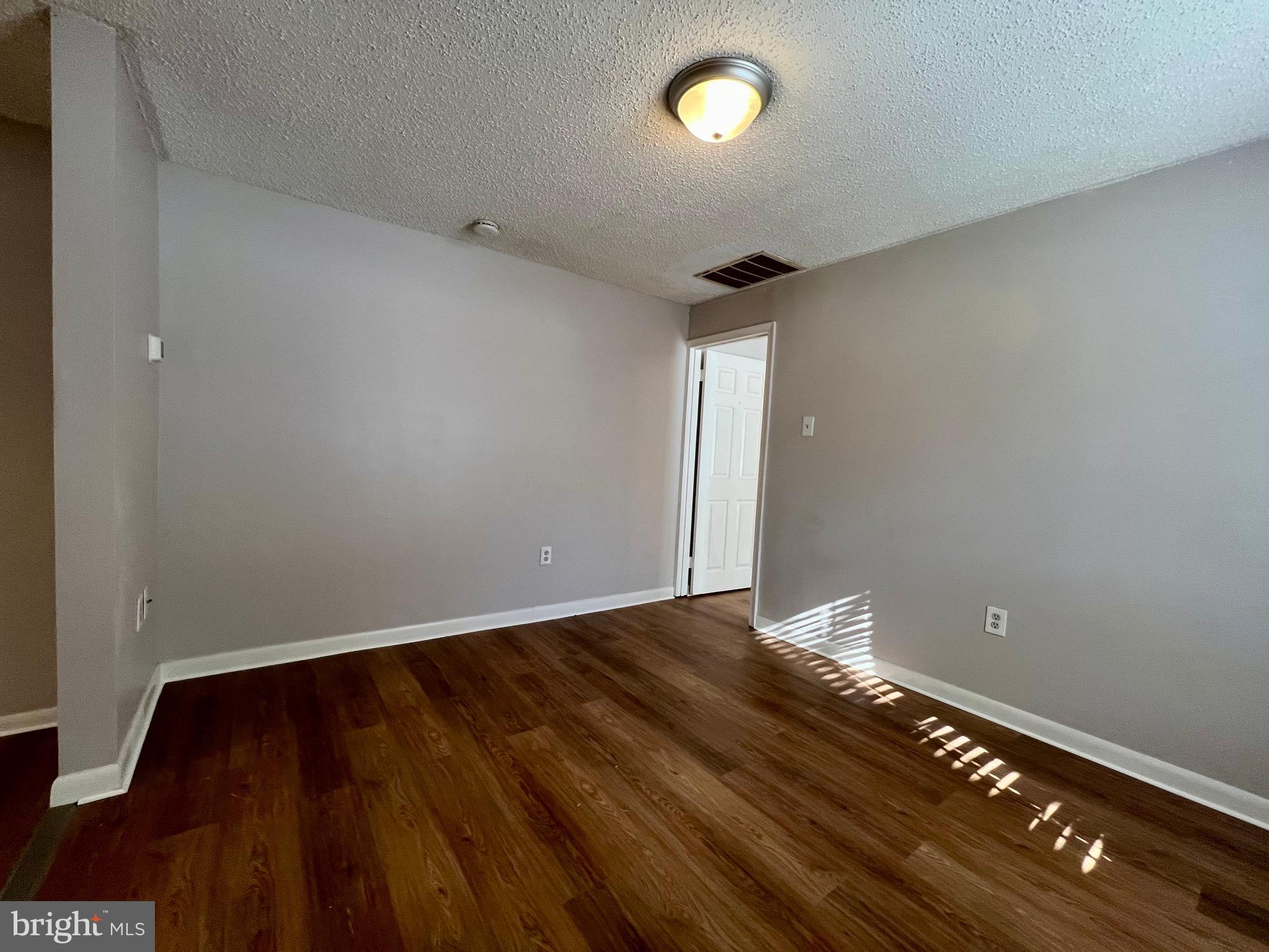 SHANNONDALE - Residential Lease