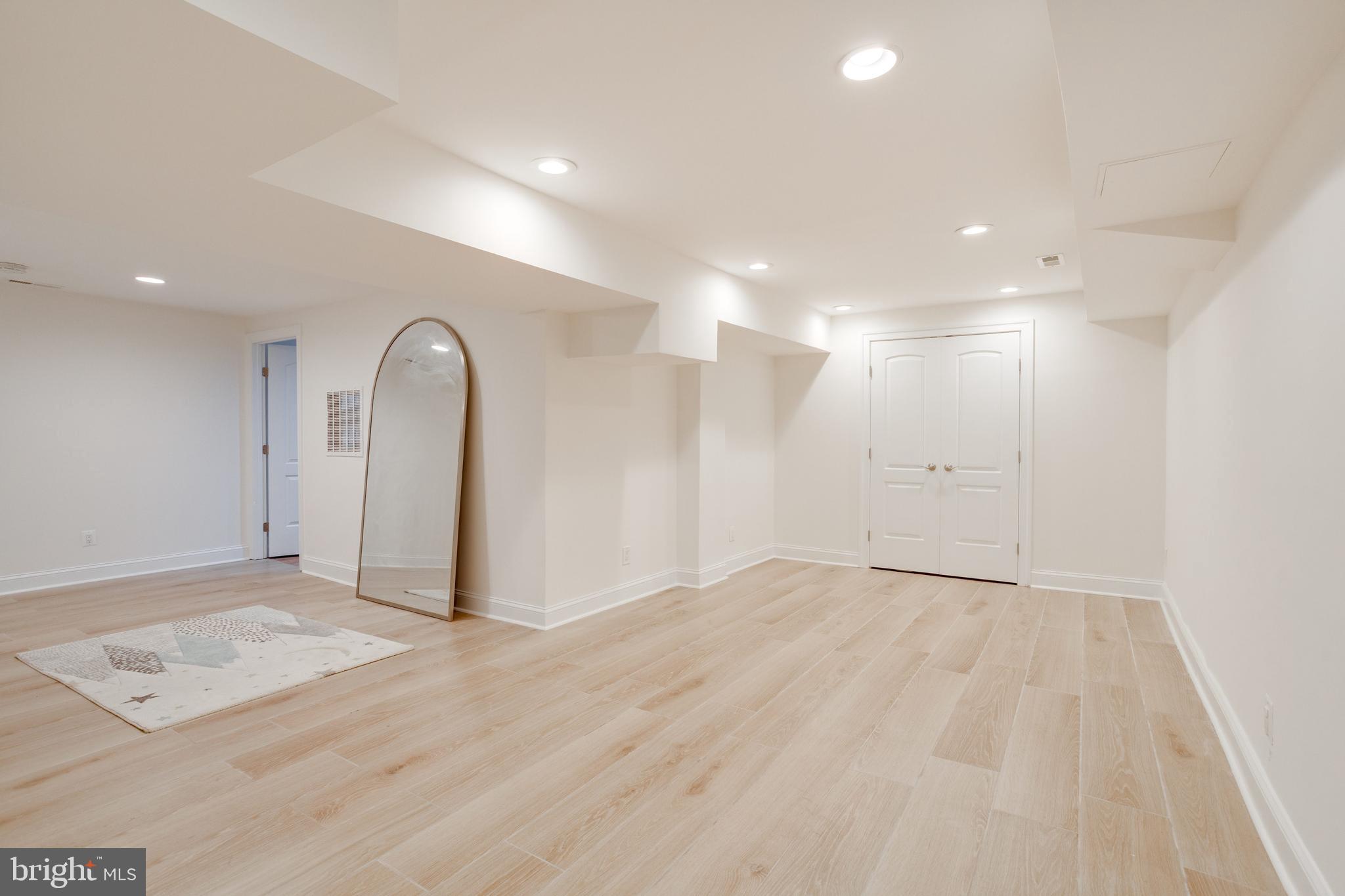 HUNT VALLEY ESTATES - Residential