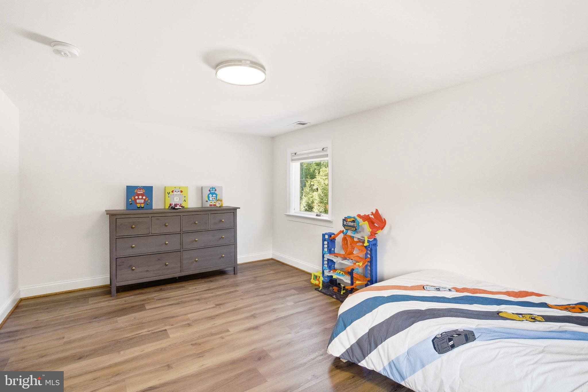 HUNT VALLEY ESTATES - Residential