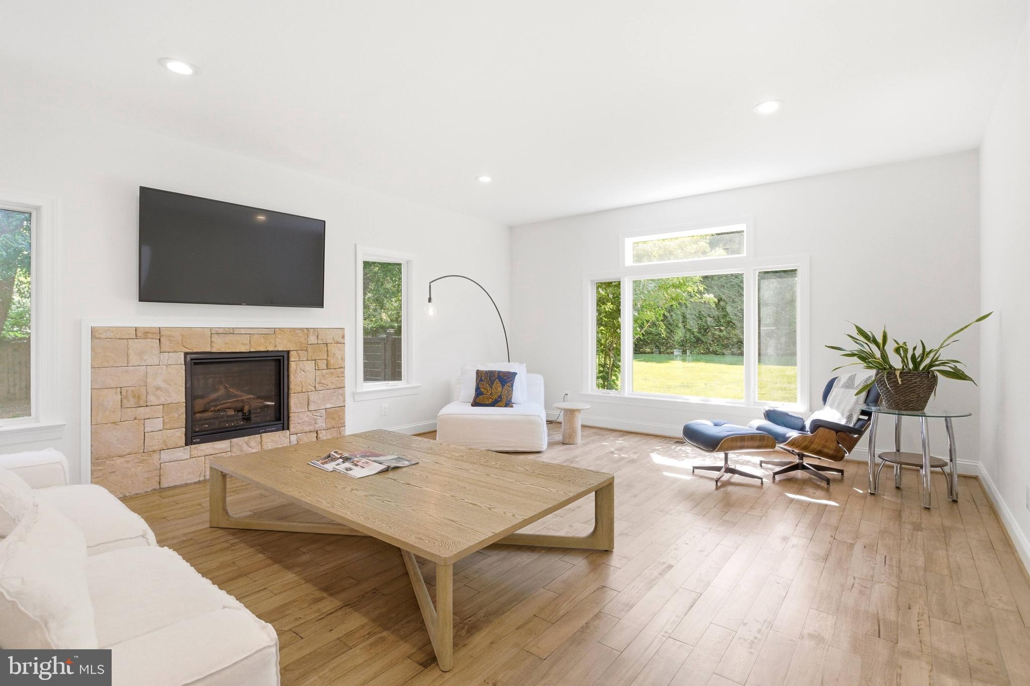 HUNT VALLEY ESTATES - Residential