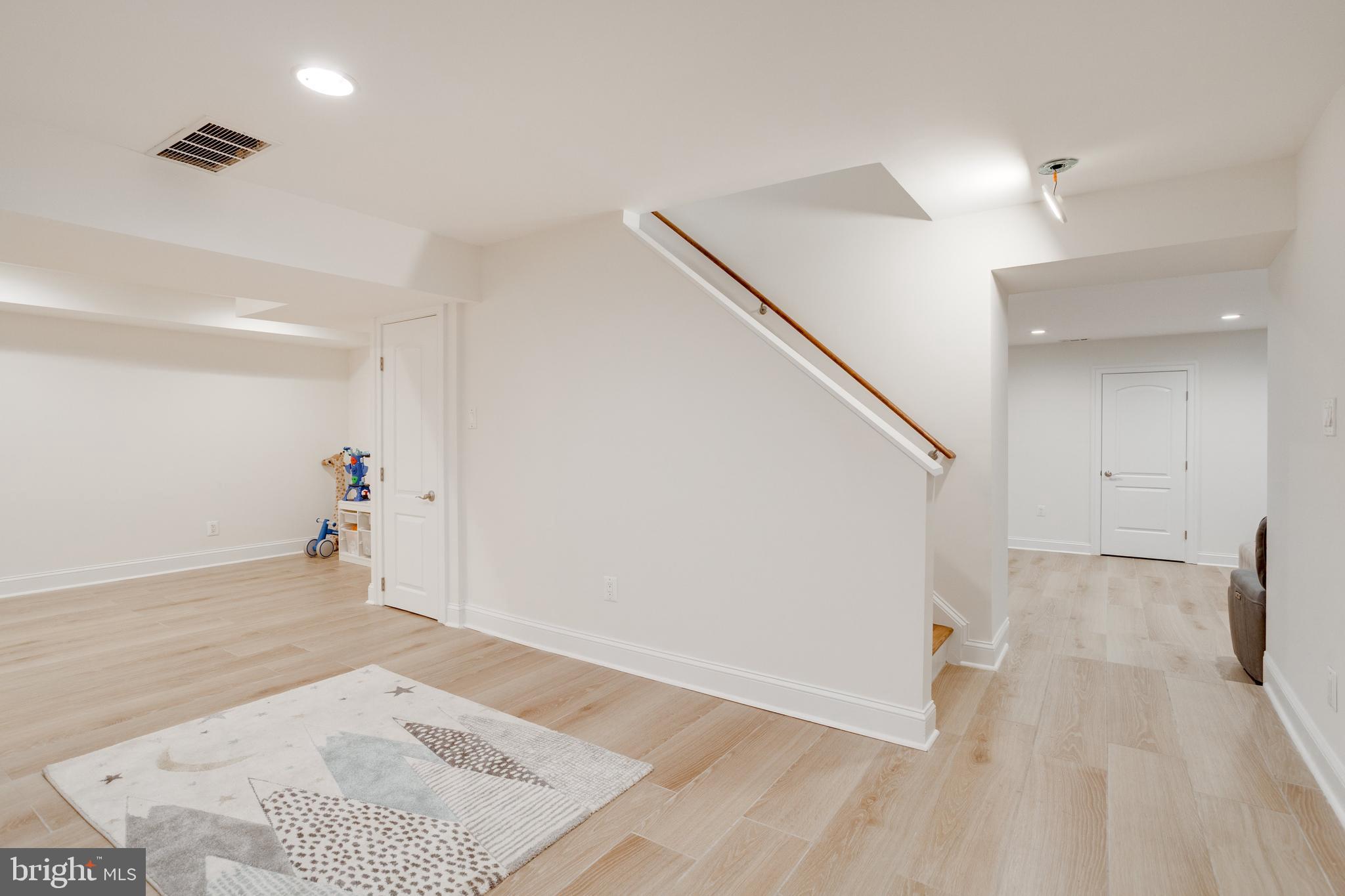 HUNT VALLEY ESTATES - Residential