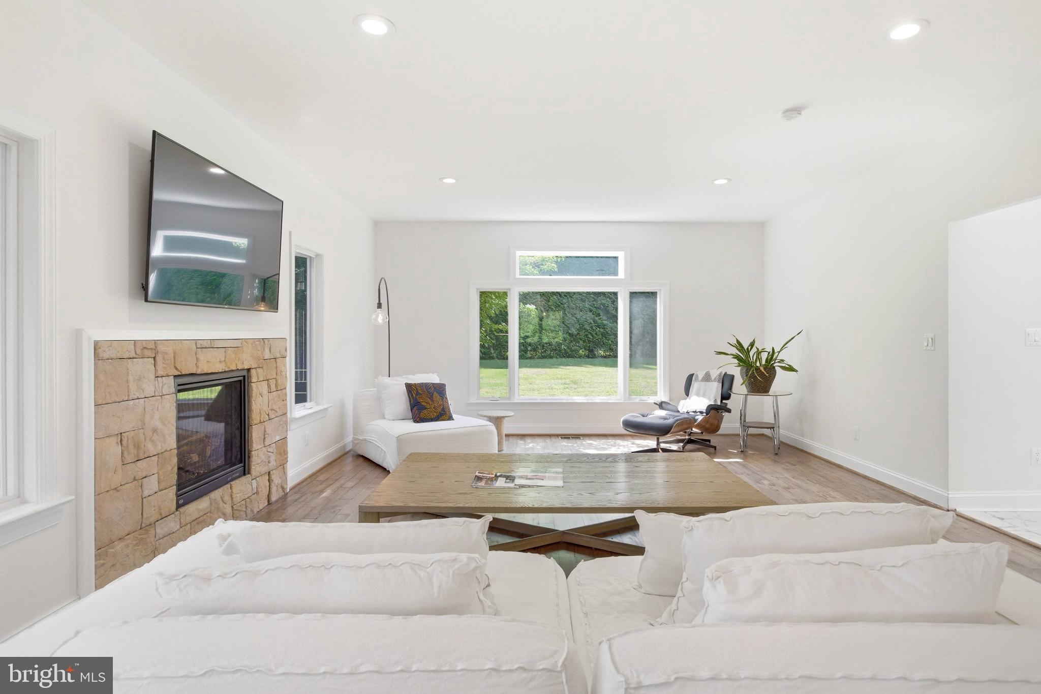 HUNT VALLEY ESTATES - Residential