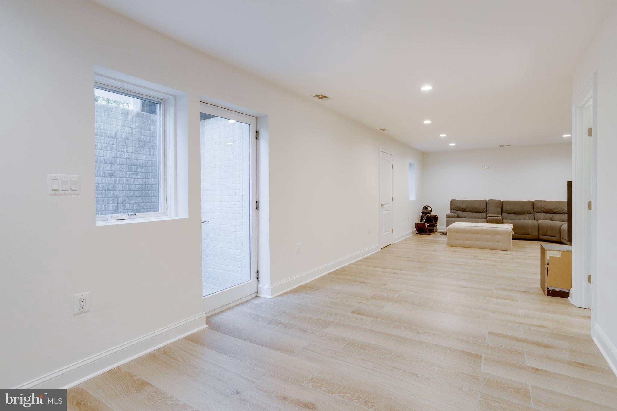 HUNT VALLEY ESTATES - Residential