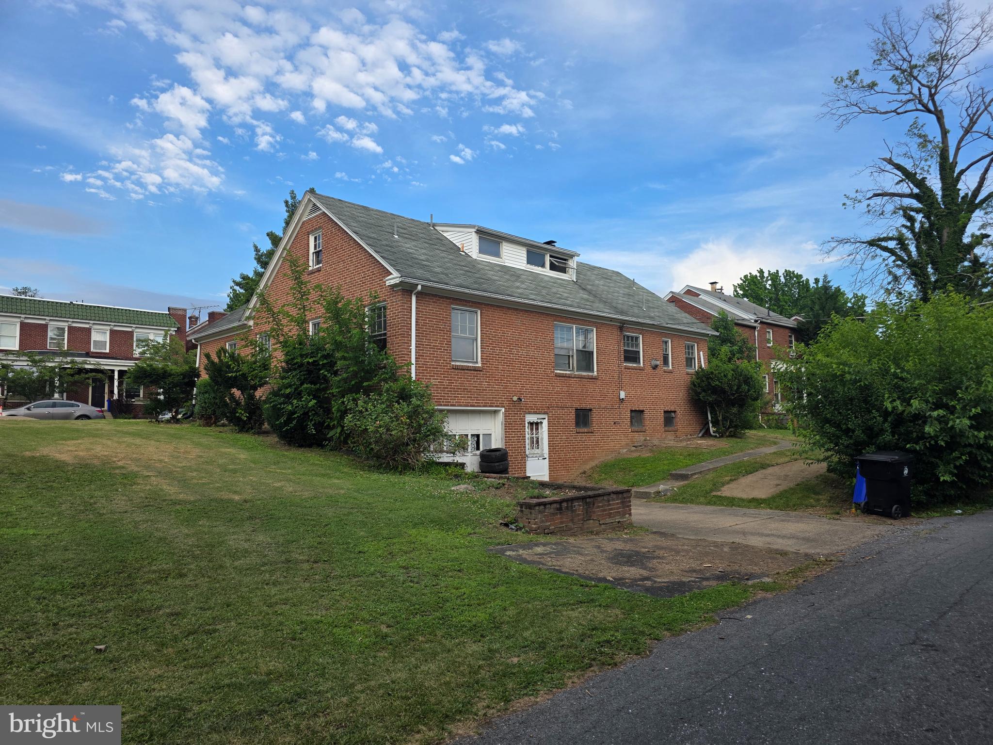 2414 LOGAN STREET