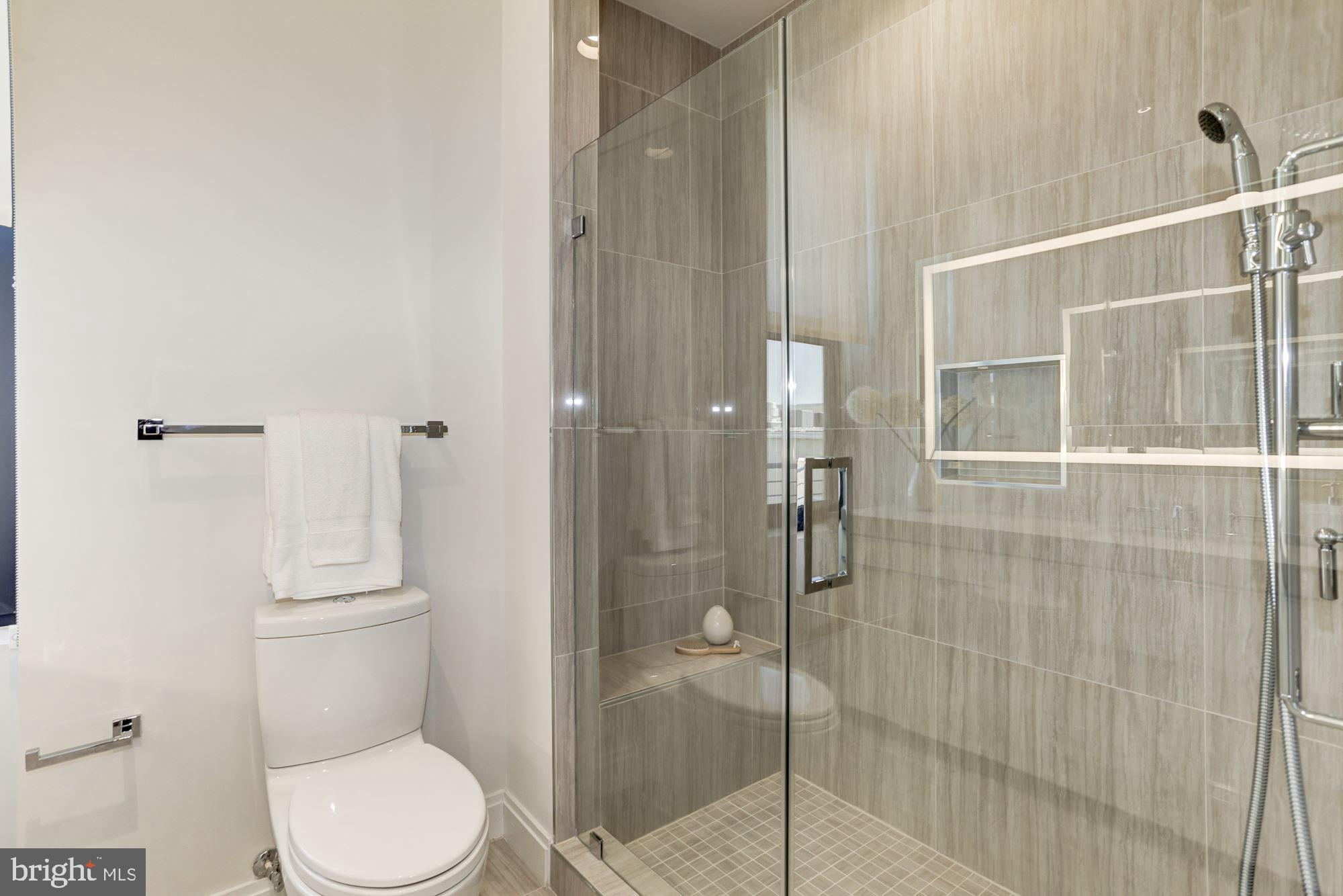 LOGAN CIRCLE - Residential