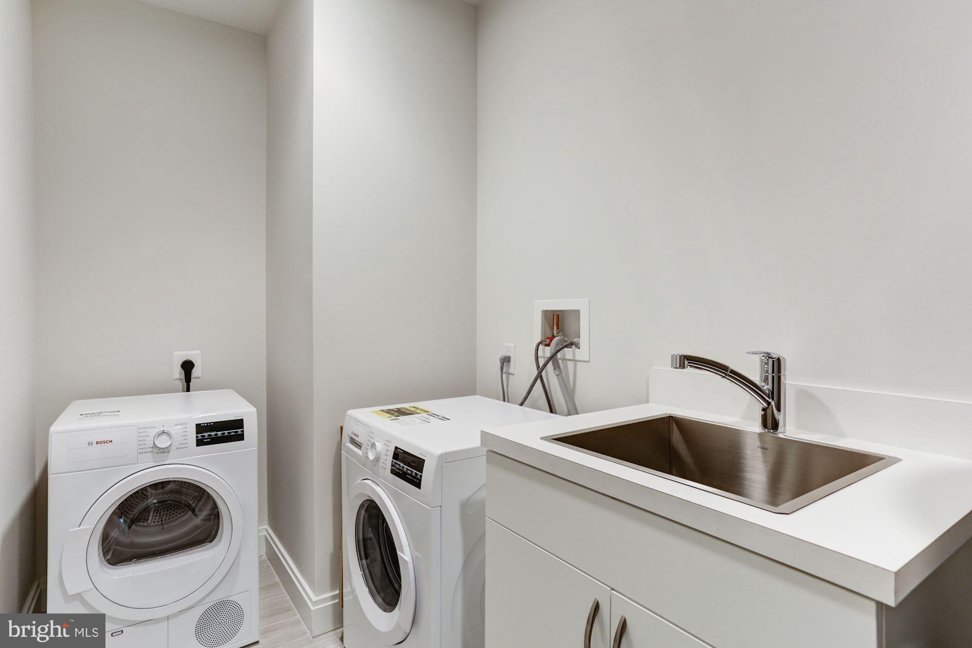 LOGAN CIRCLE - Residential