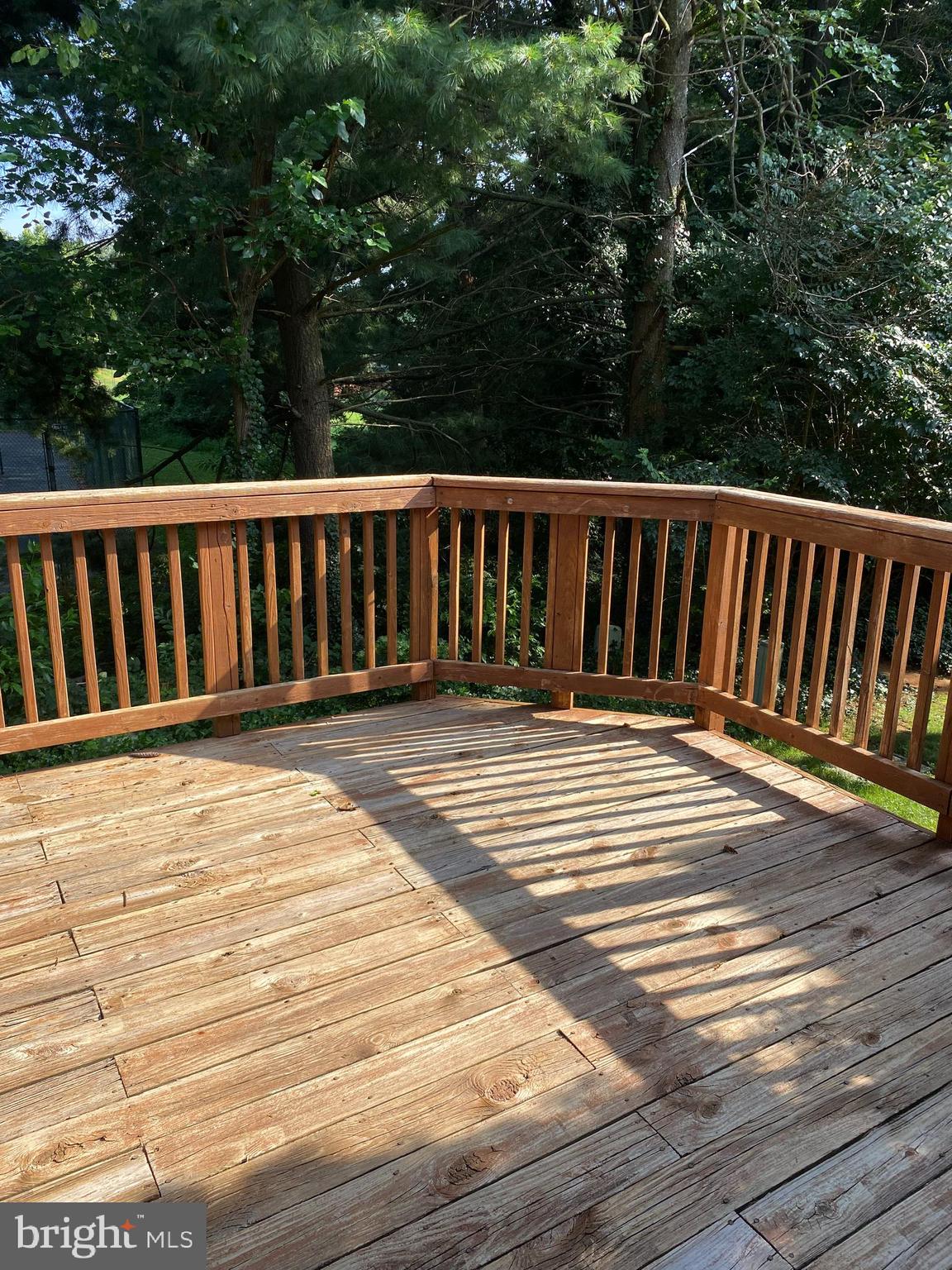 PICKWICK VILLAGE - Residential Lease