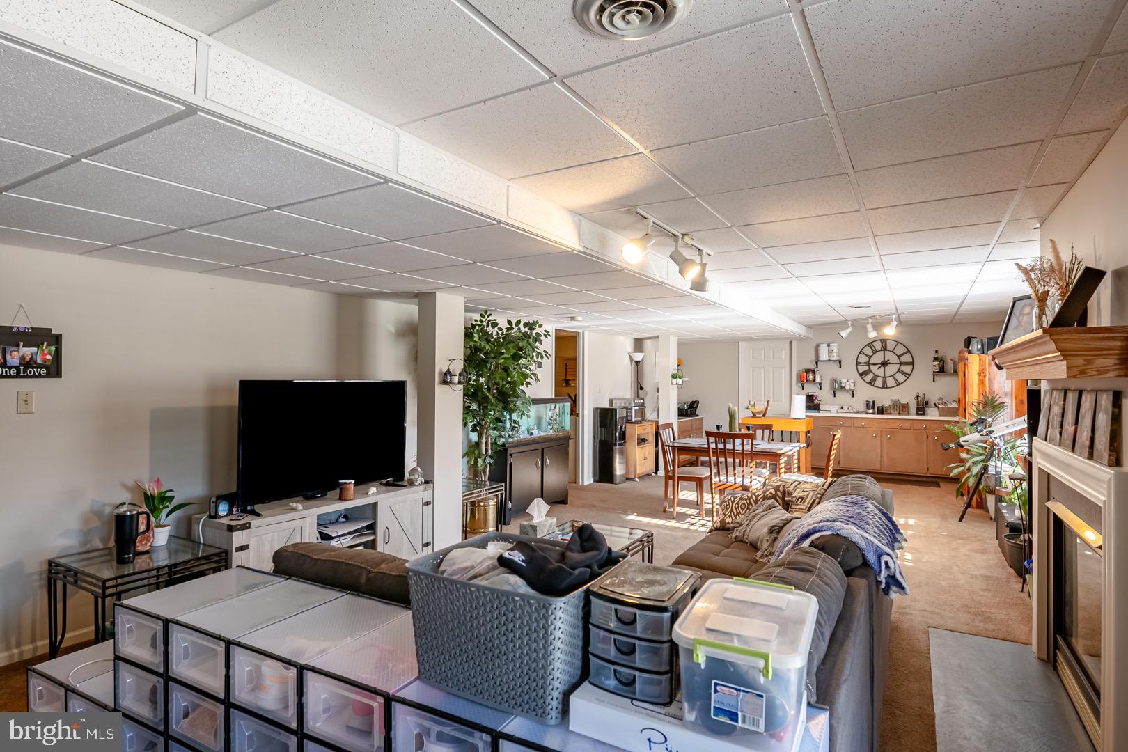 WHITFORD HILL - Residential