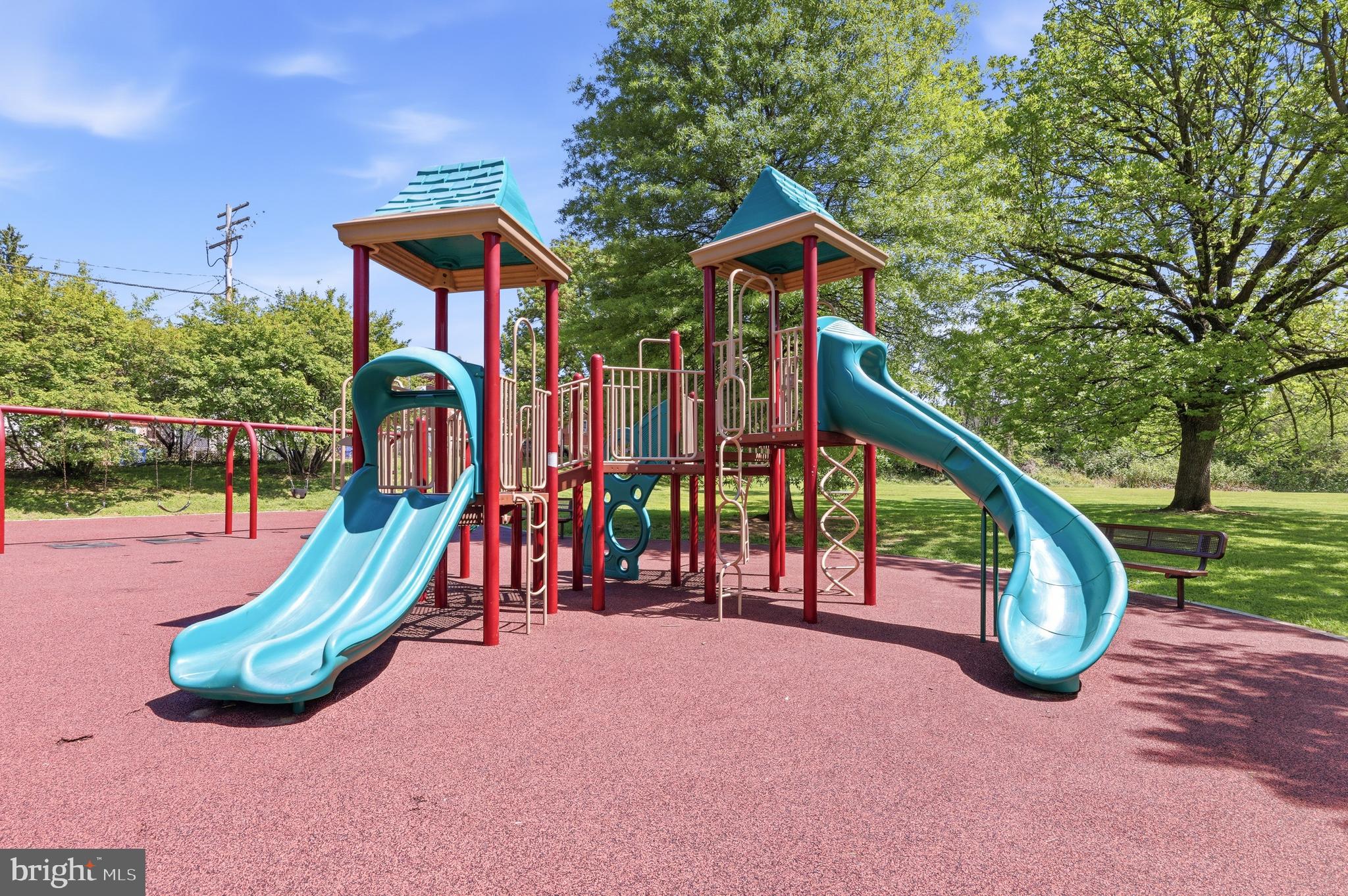 MEDFIELD - Residential