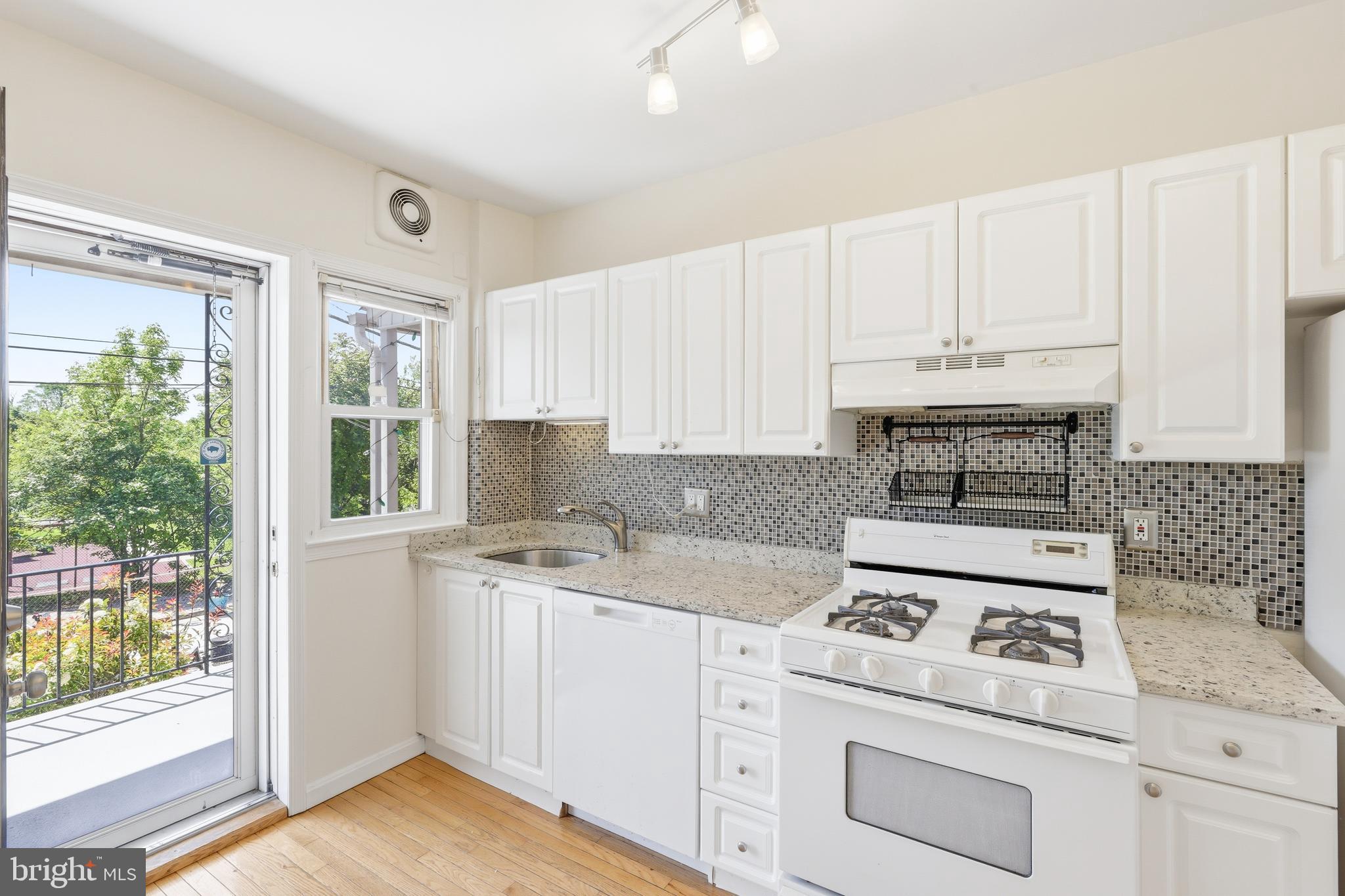 MEDFIELD - Residential