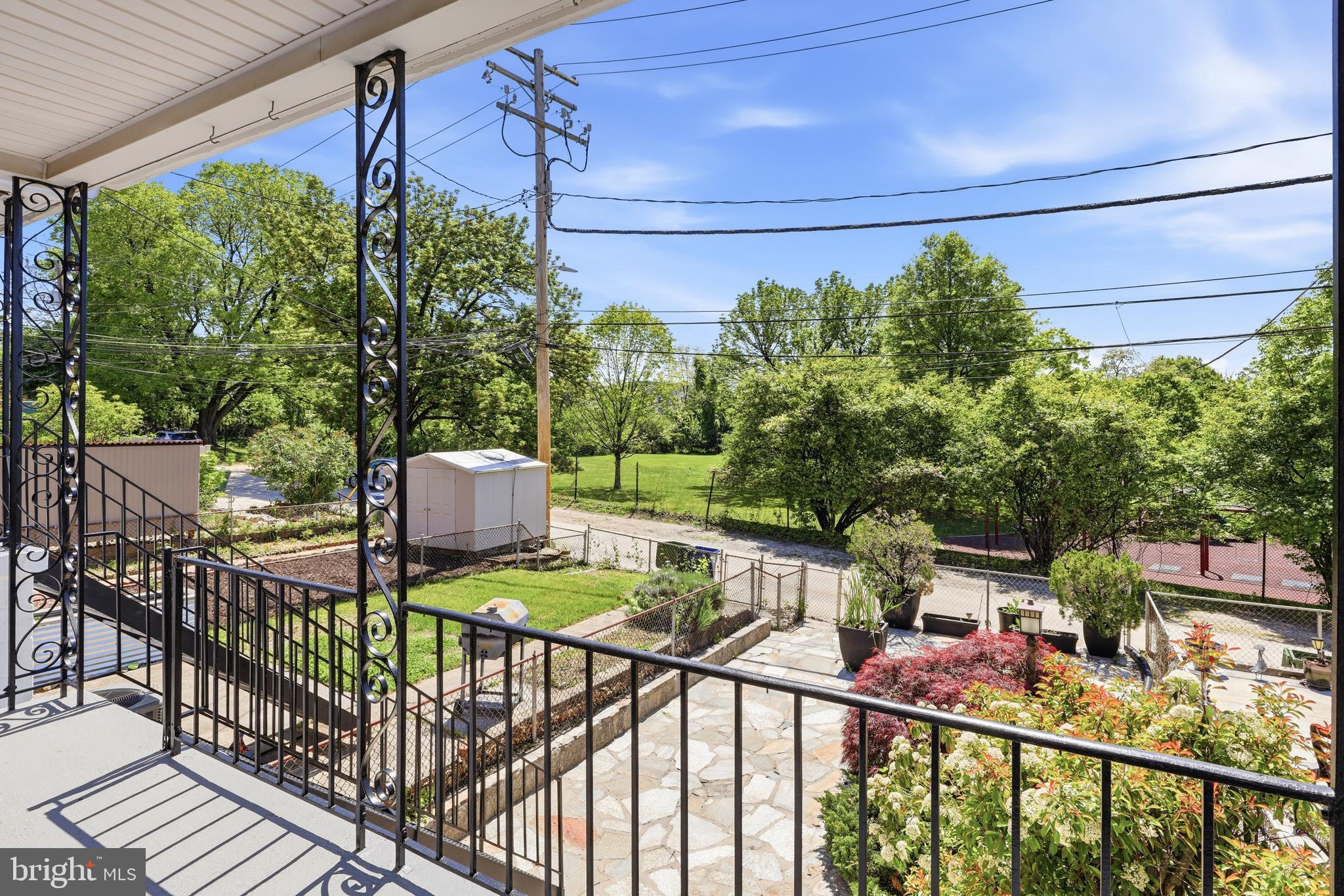 MEDFIELD - Residential
