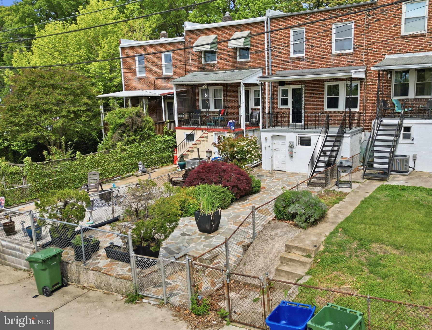 MEDFIELD - Residential