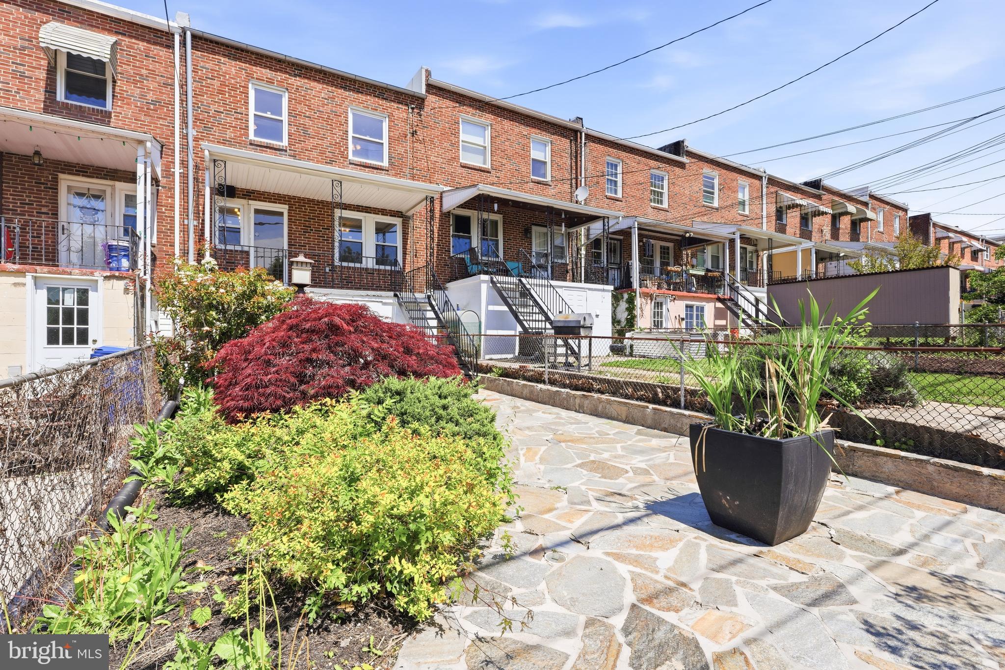 MEDFIELD - Residential