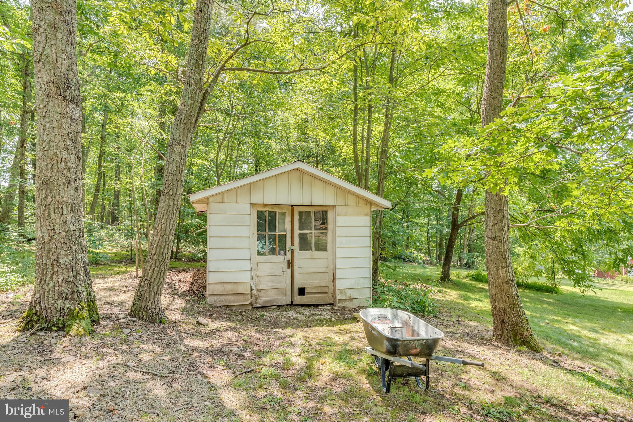 EARL ACRES - Residential