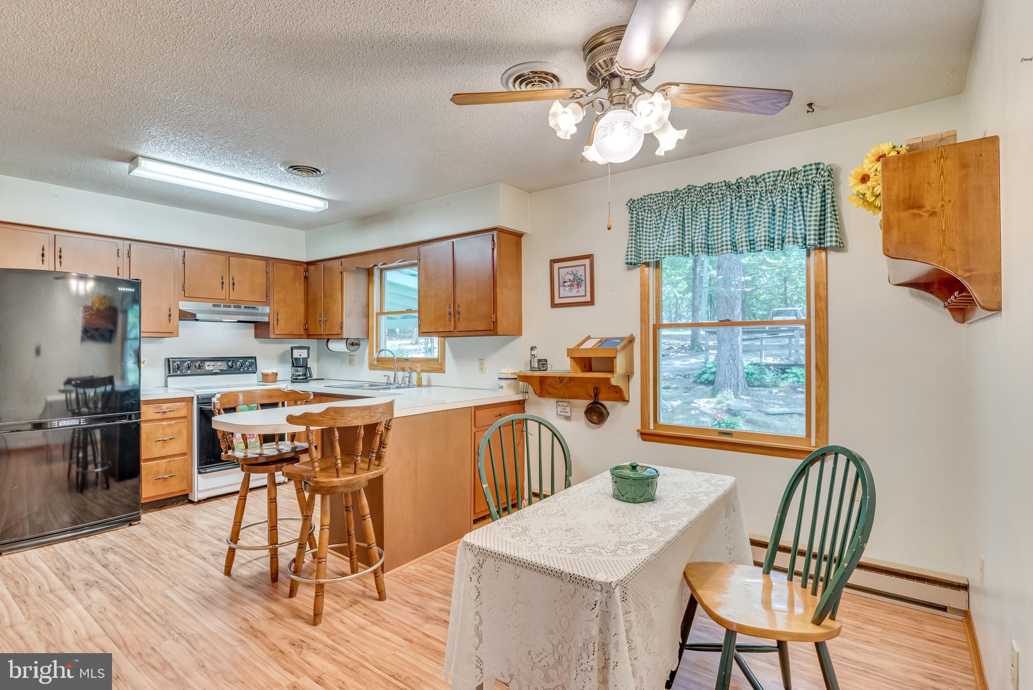 EARL ACRES - Residential