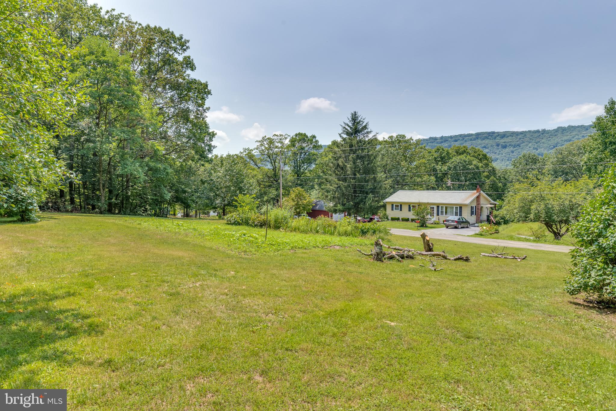 EARL ACRES - Residential