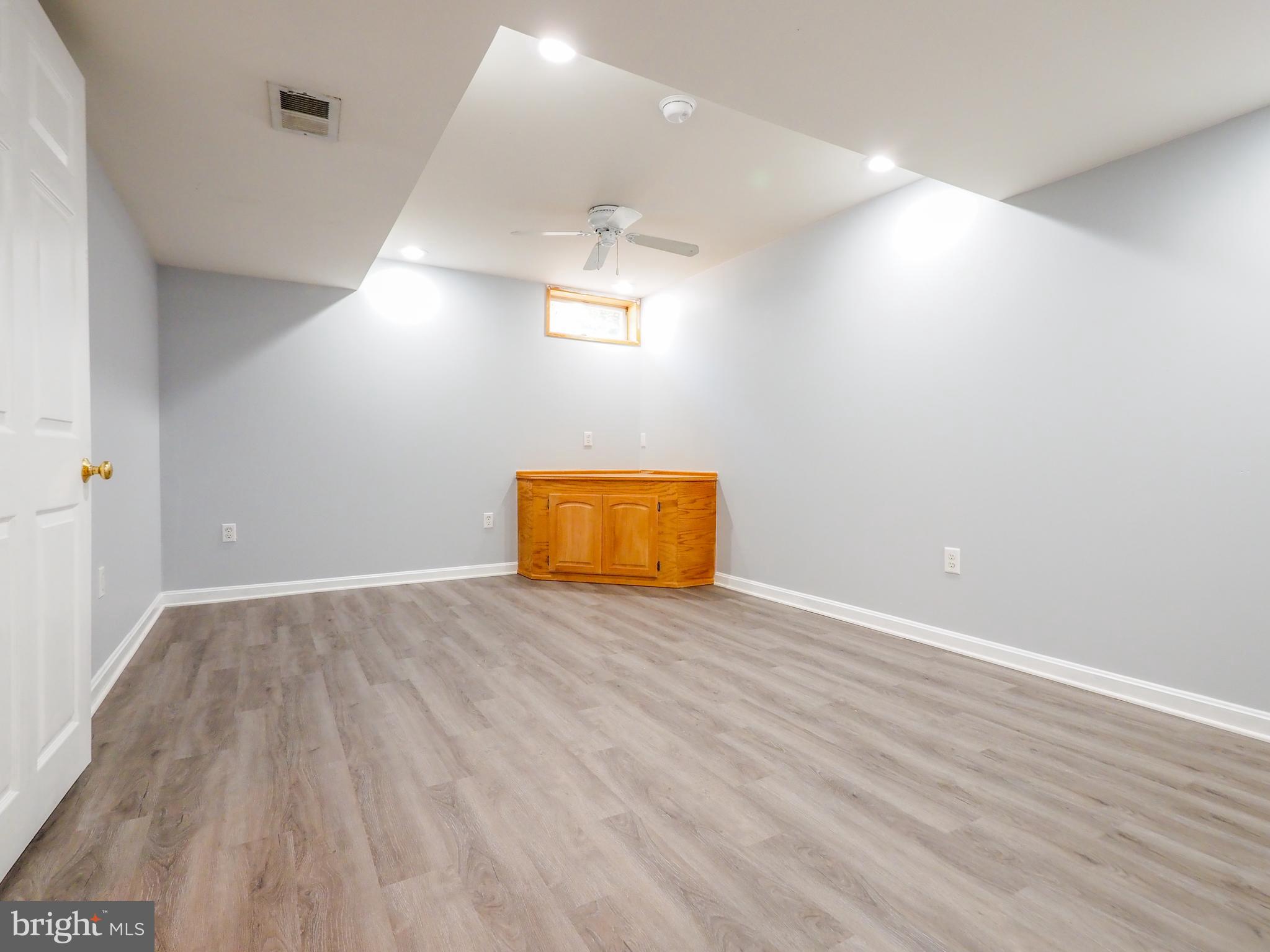 MAYFIELD MANOR - Residential