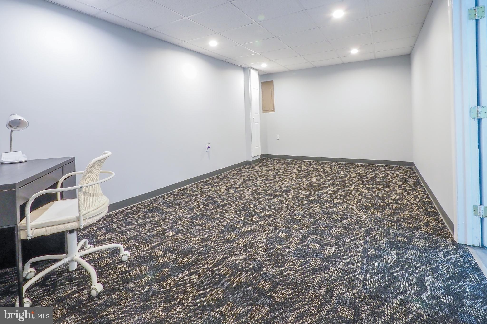 MAYFIELD MANOR - Residential