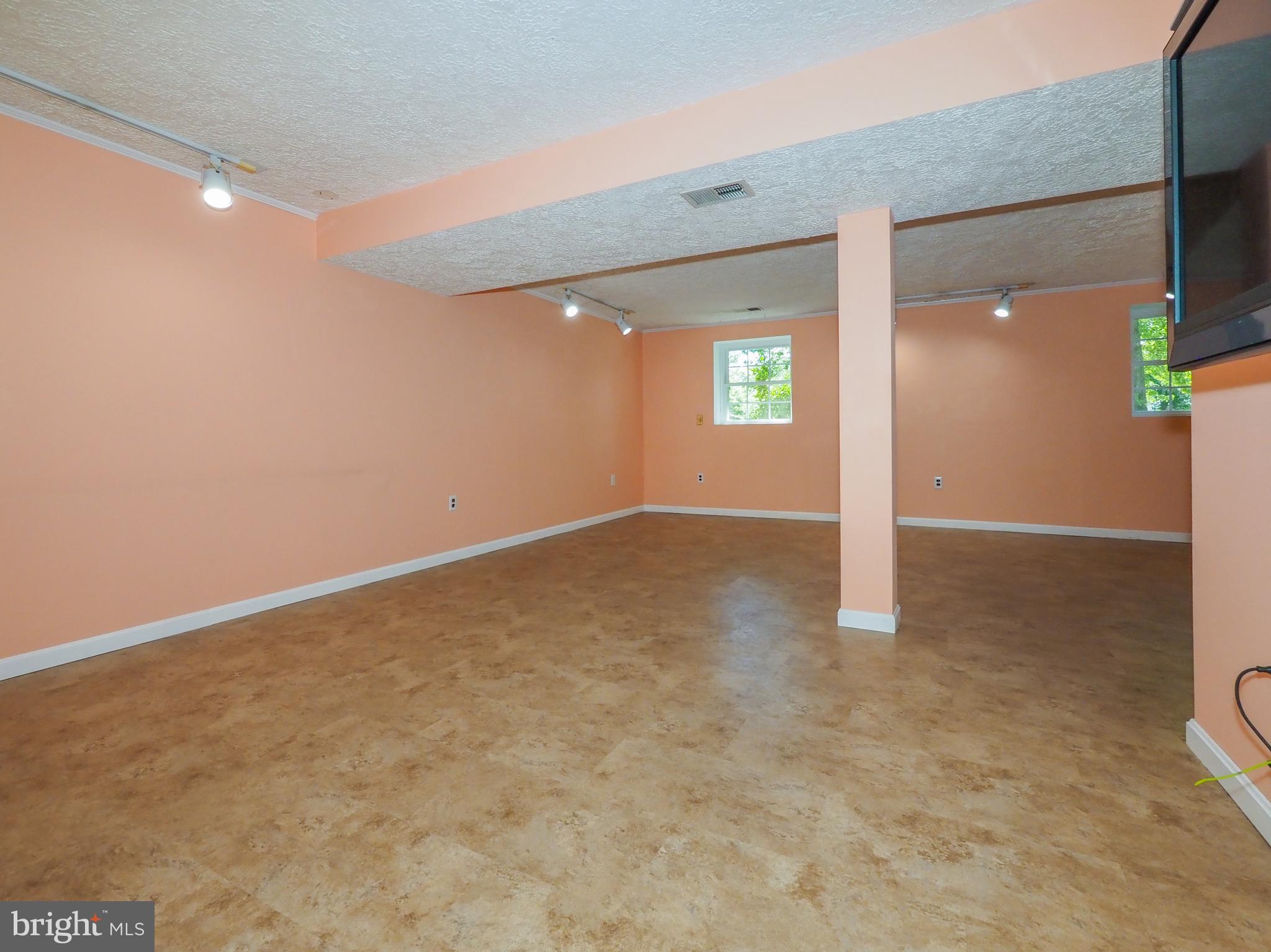 MAYFIELD MANOR - Residential