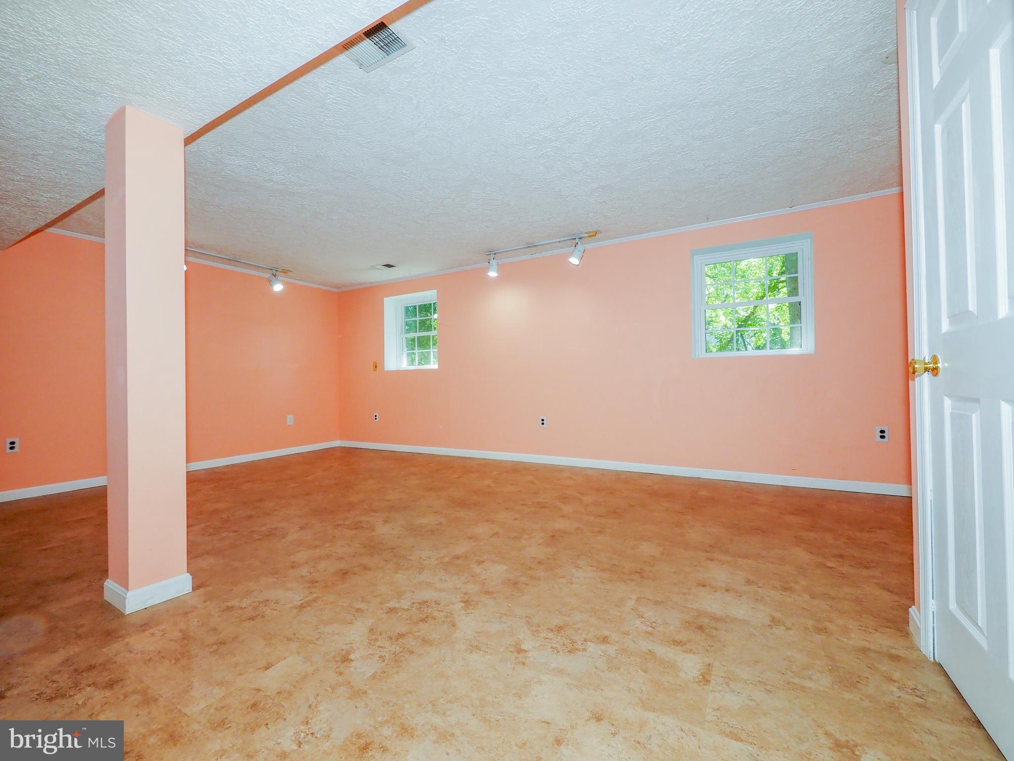 MAYFIELD MANOR - Residential