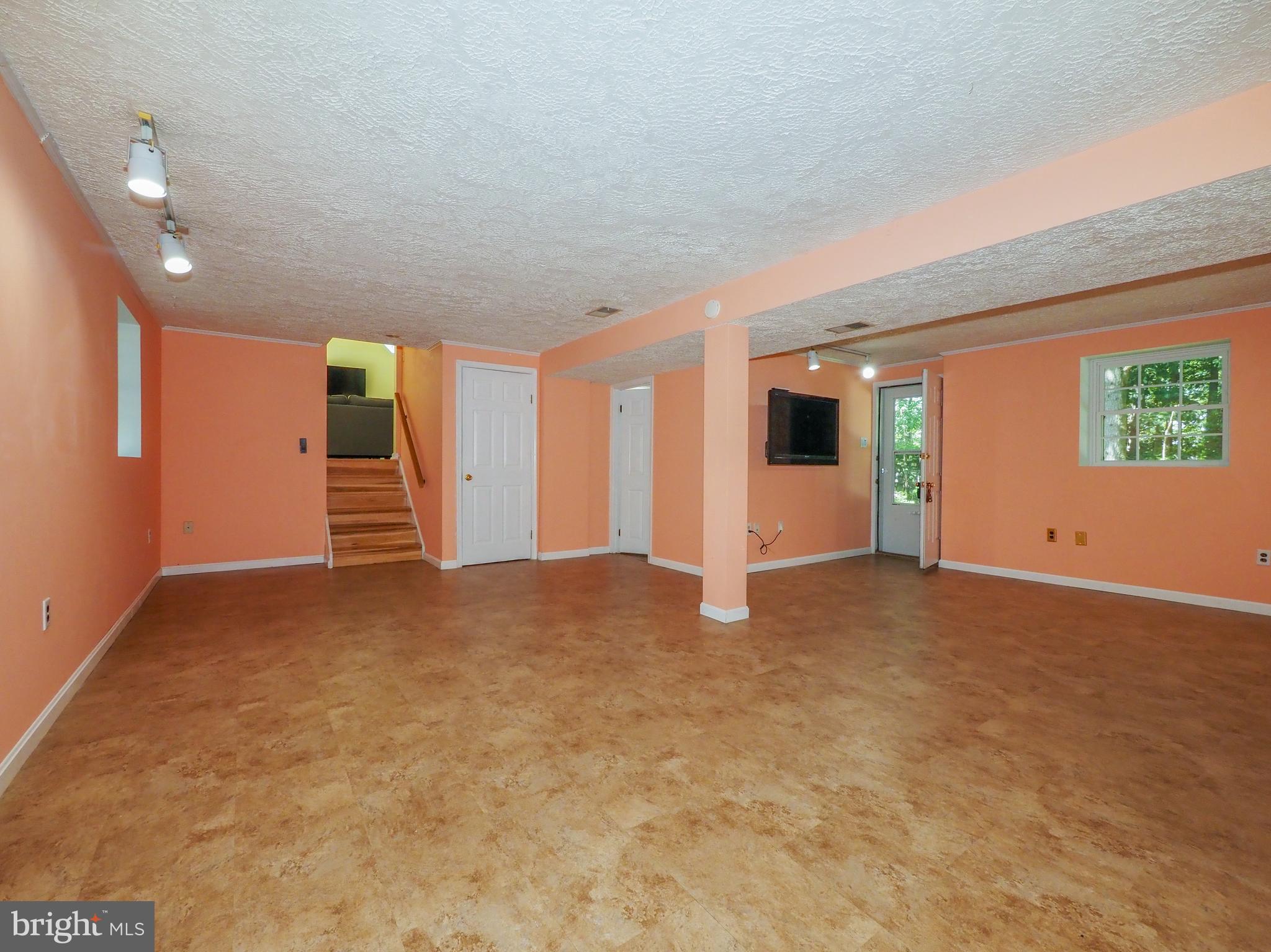 MAYFIELD MANOR - Residential