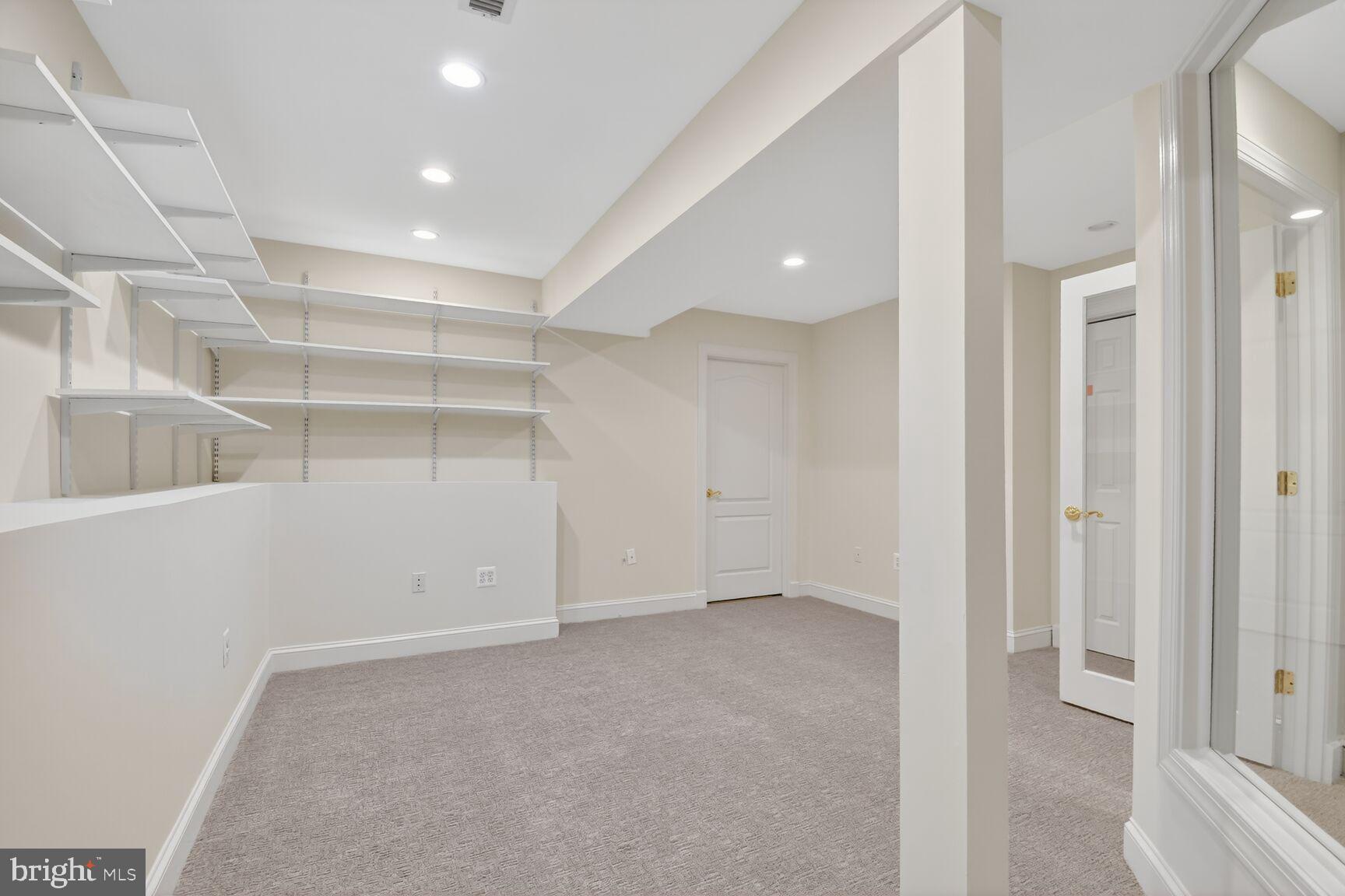 GROSVENOR WOODS - Residential