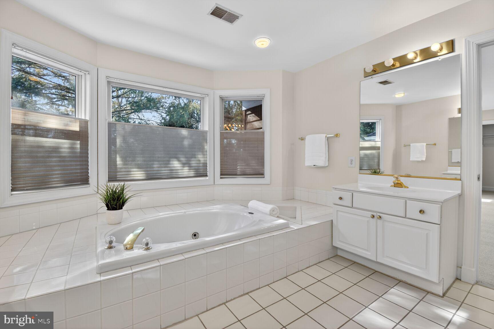 GROSVENOR WOODS - Residential