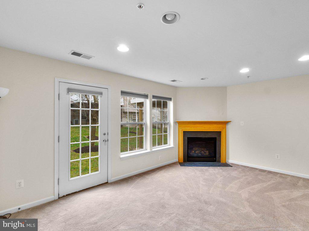 WATERS EDGE - Residential