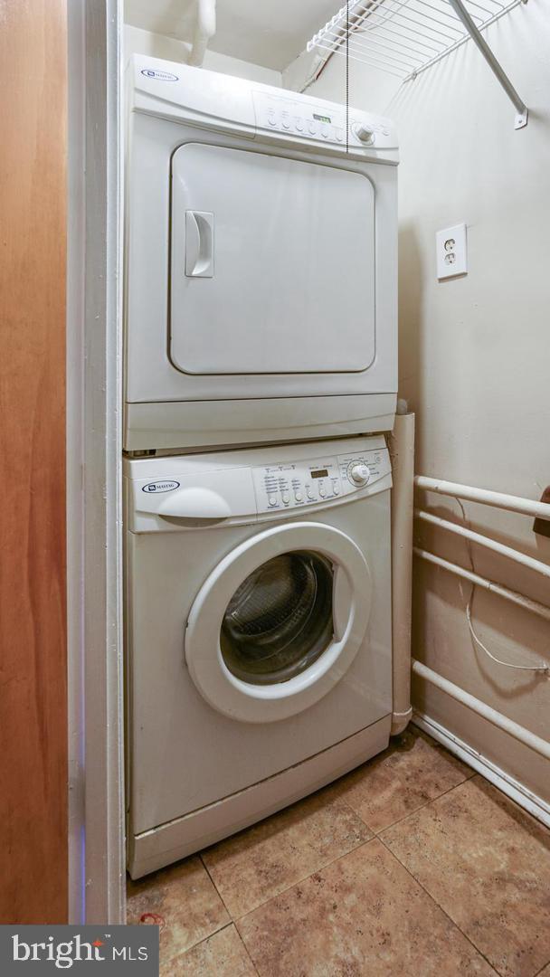 WINDMILL SQUARE - Residential