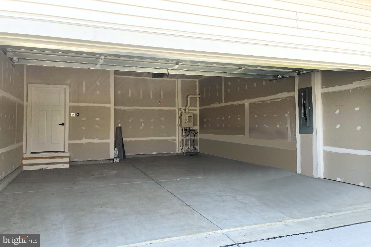 MIDDLE CREEK PRESERVE - Residential