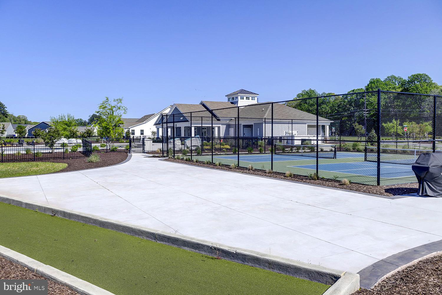 MIDDLE CREEK PRESERVE - Residential