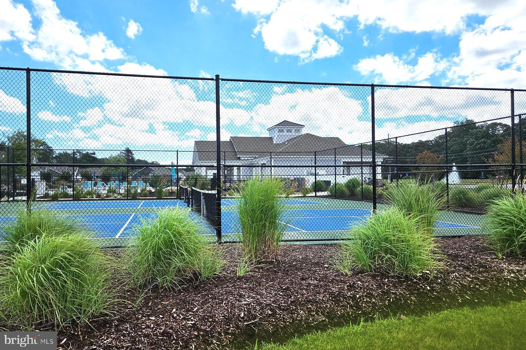 MIDDLE CREEK PRESERVE - Residential
