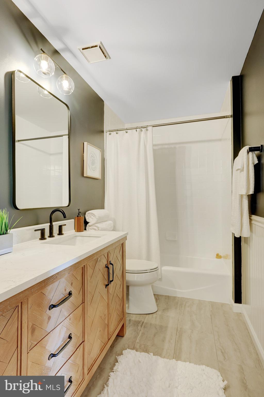 CAMBERLEY WEST - Residential