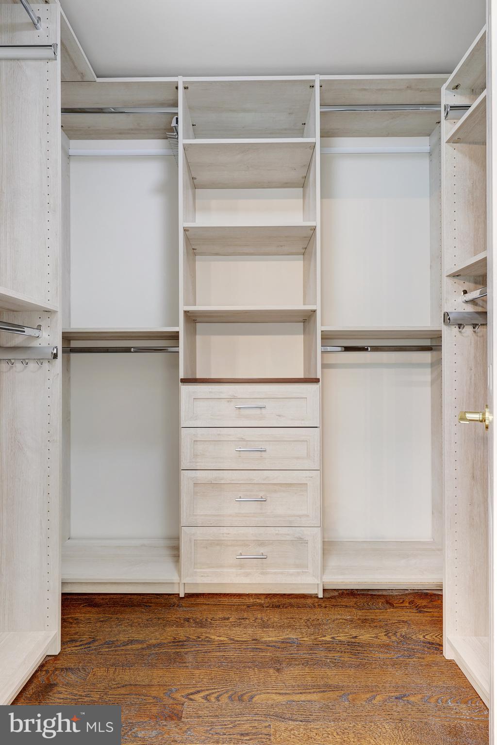 CAMBERLEY WEST - Residential