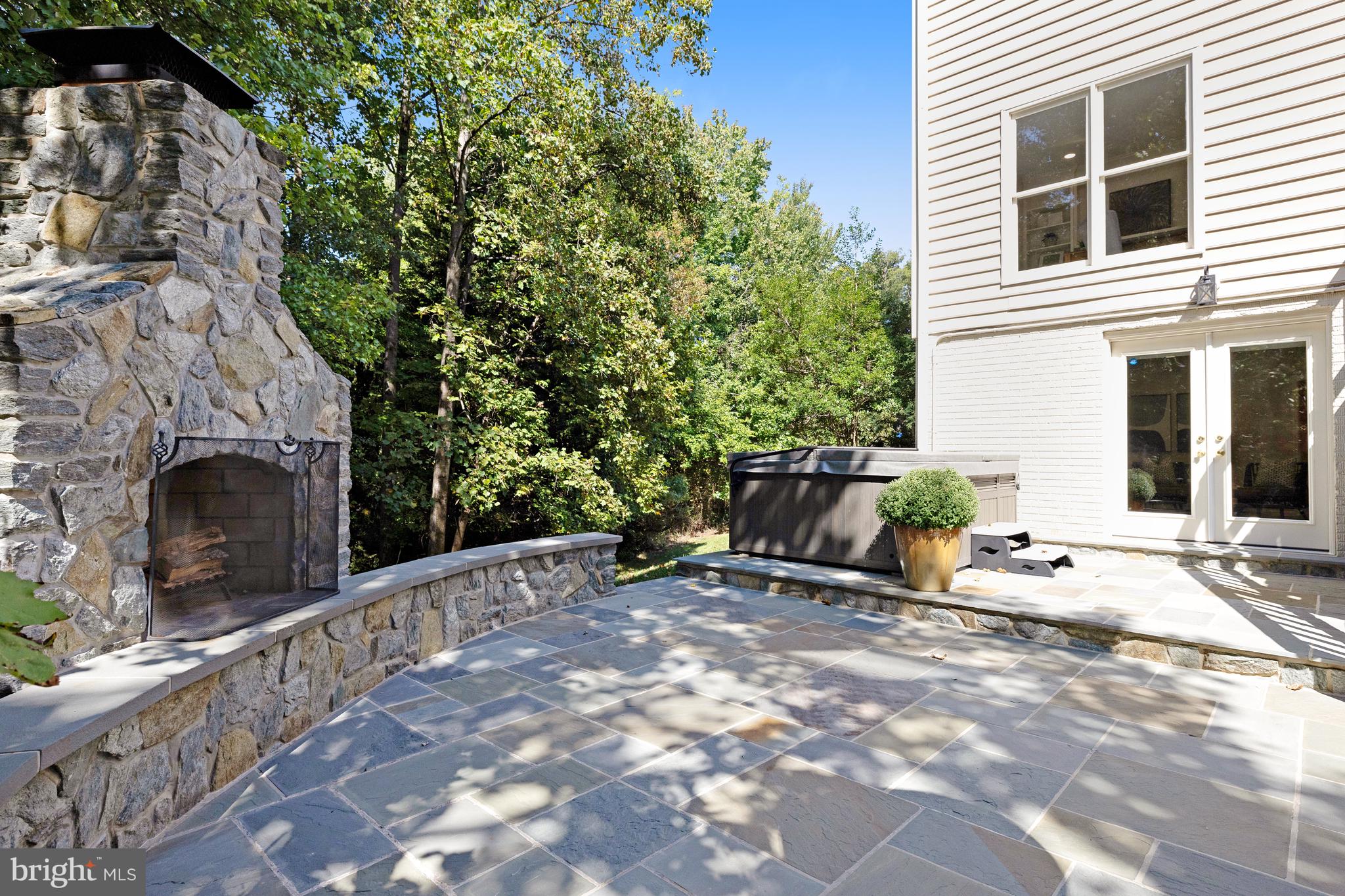 CAMBERLEY WEST - Residential