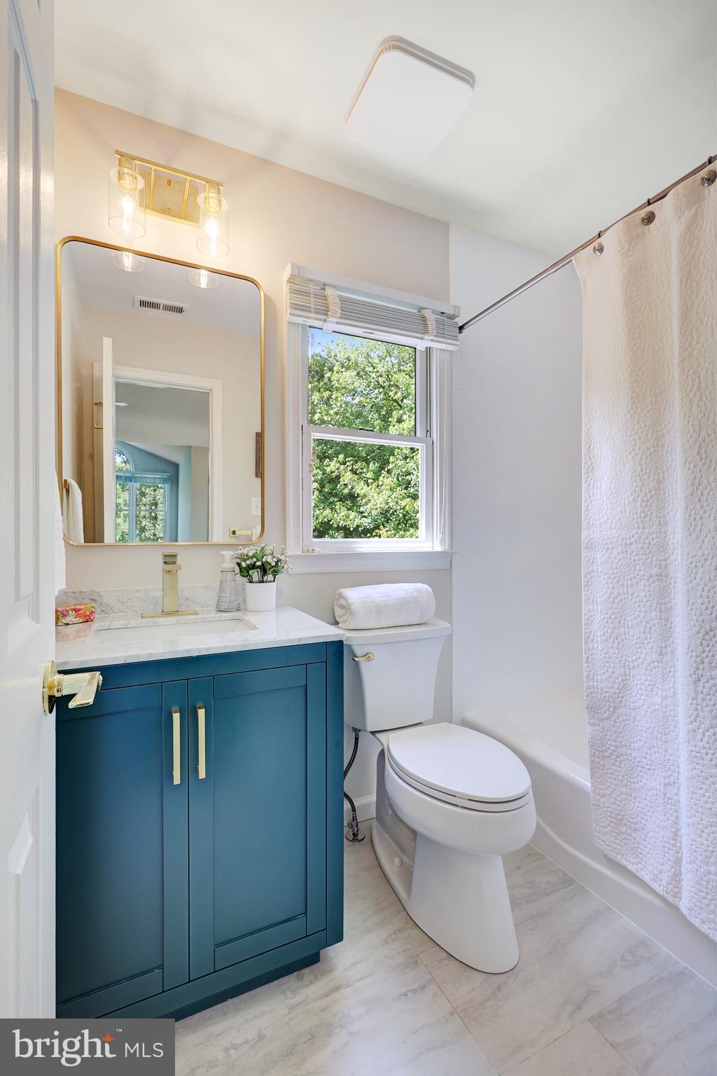 CAMBERLEY WEST - Residential